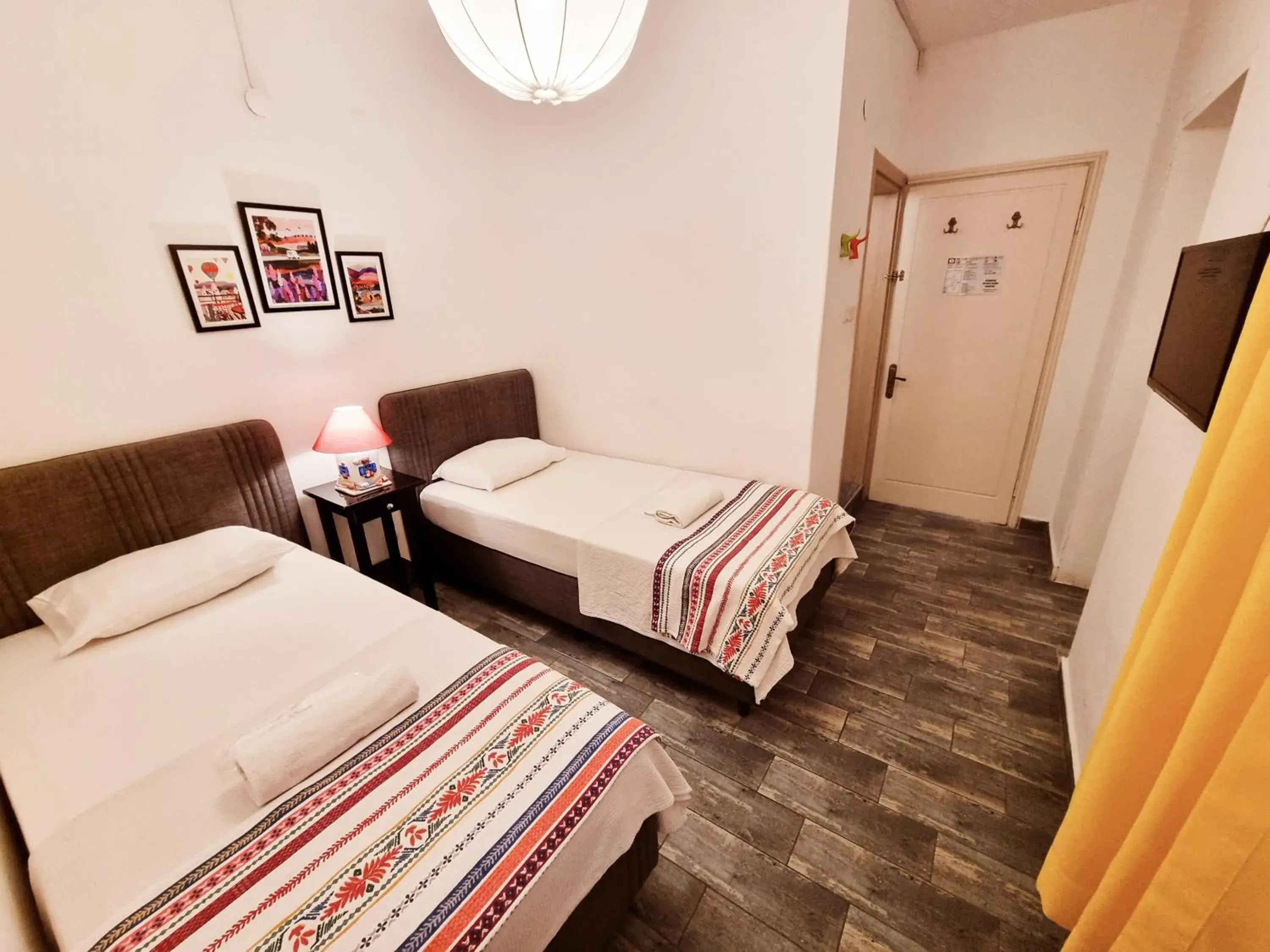 Small Twin Room in Kumbahçe Fethiye Hanım Pansiyon BODRUM Small Twin Room in Kumbahçe Fethiye Hanım Pansiyon BODRUM