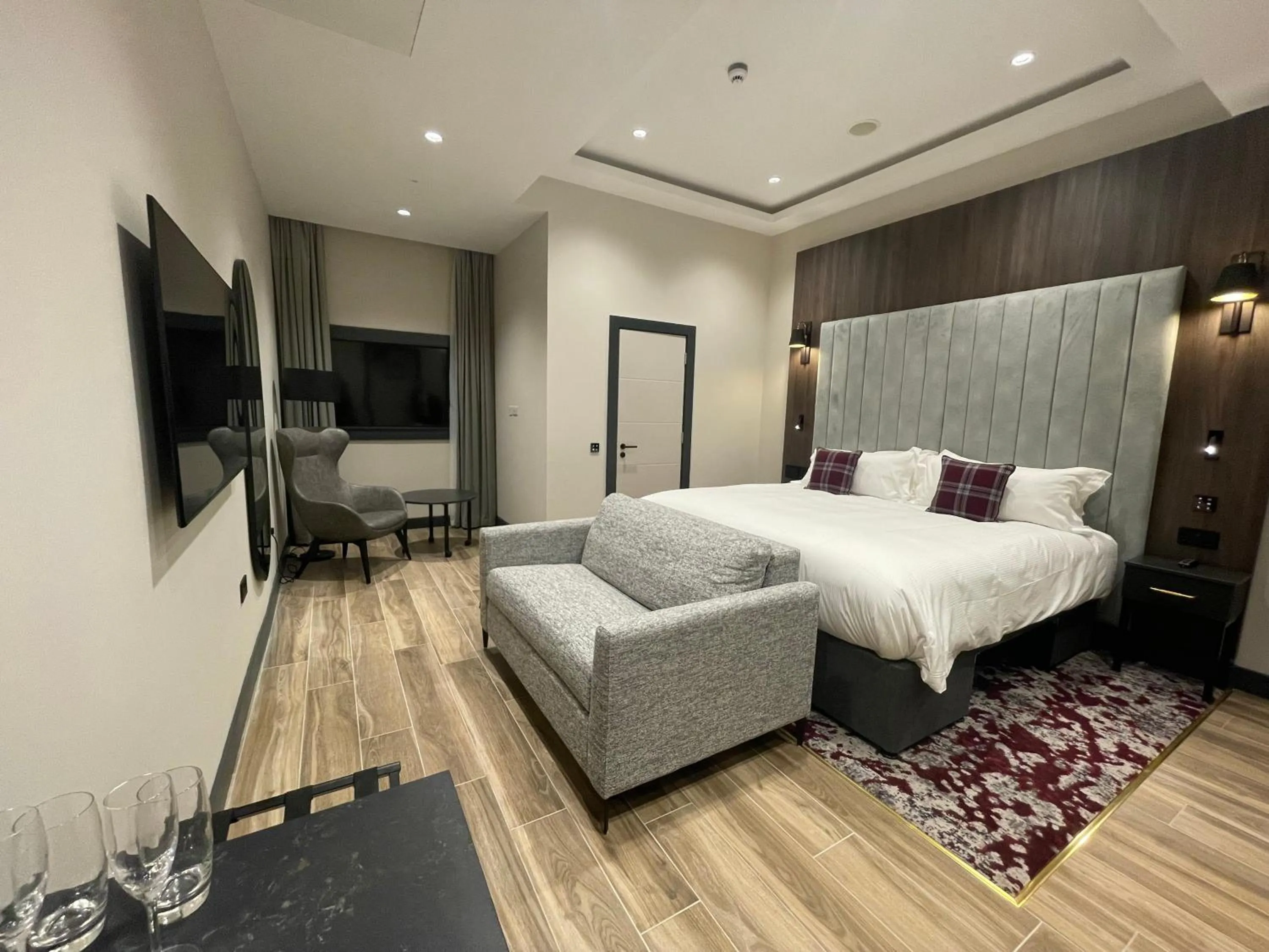 Photo of the whole room, Bed in Tynecastle Park Hotel