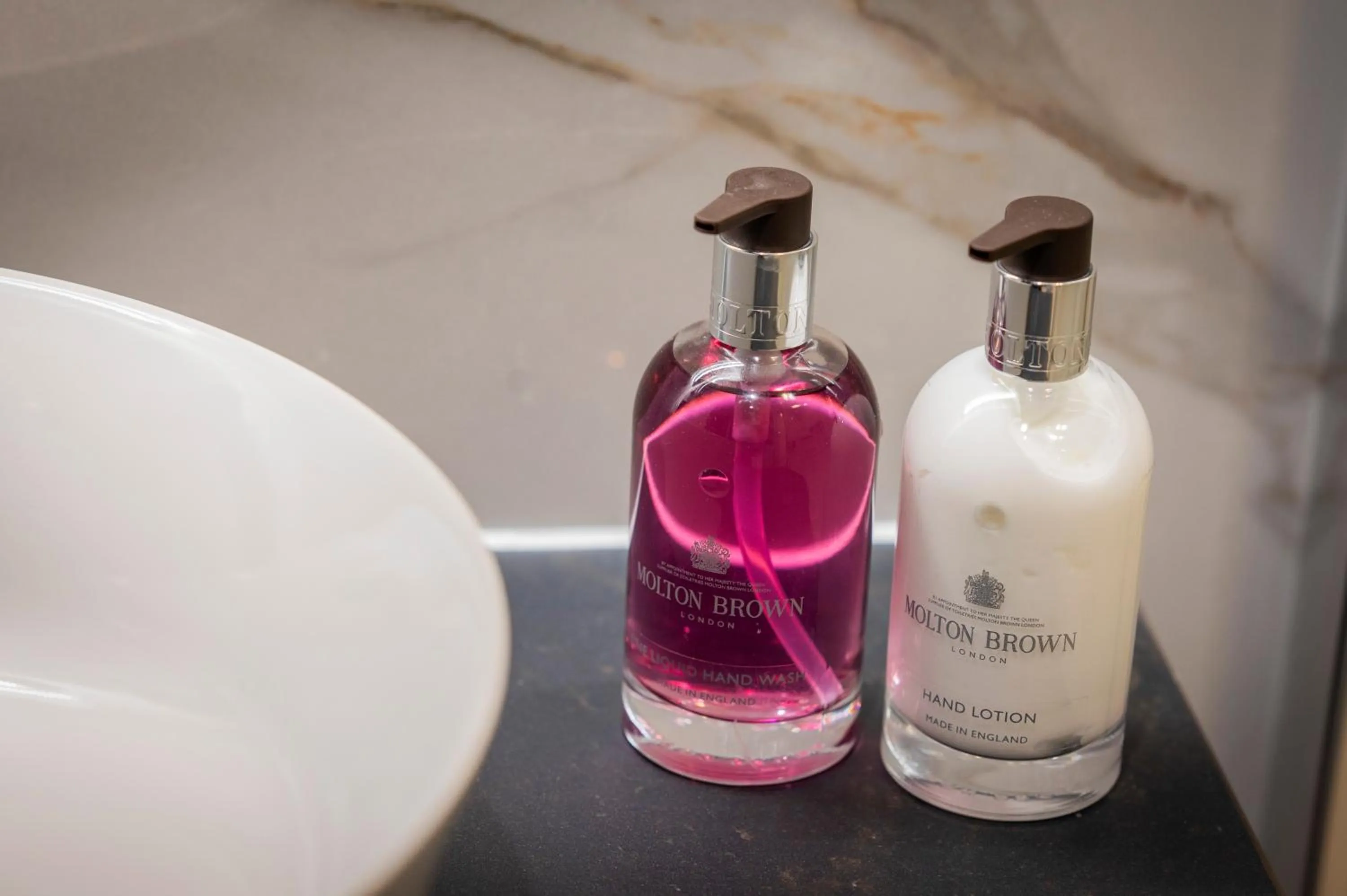 Bathroom in Tynecastle Park Hotel