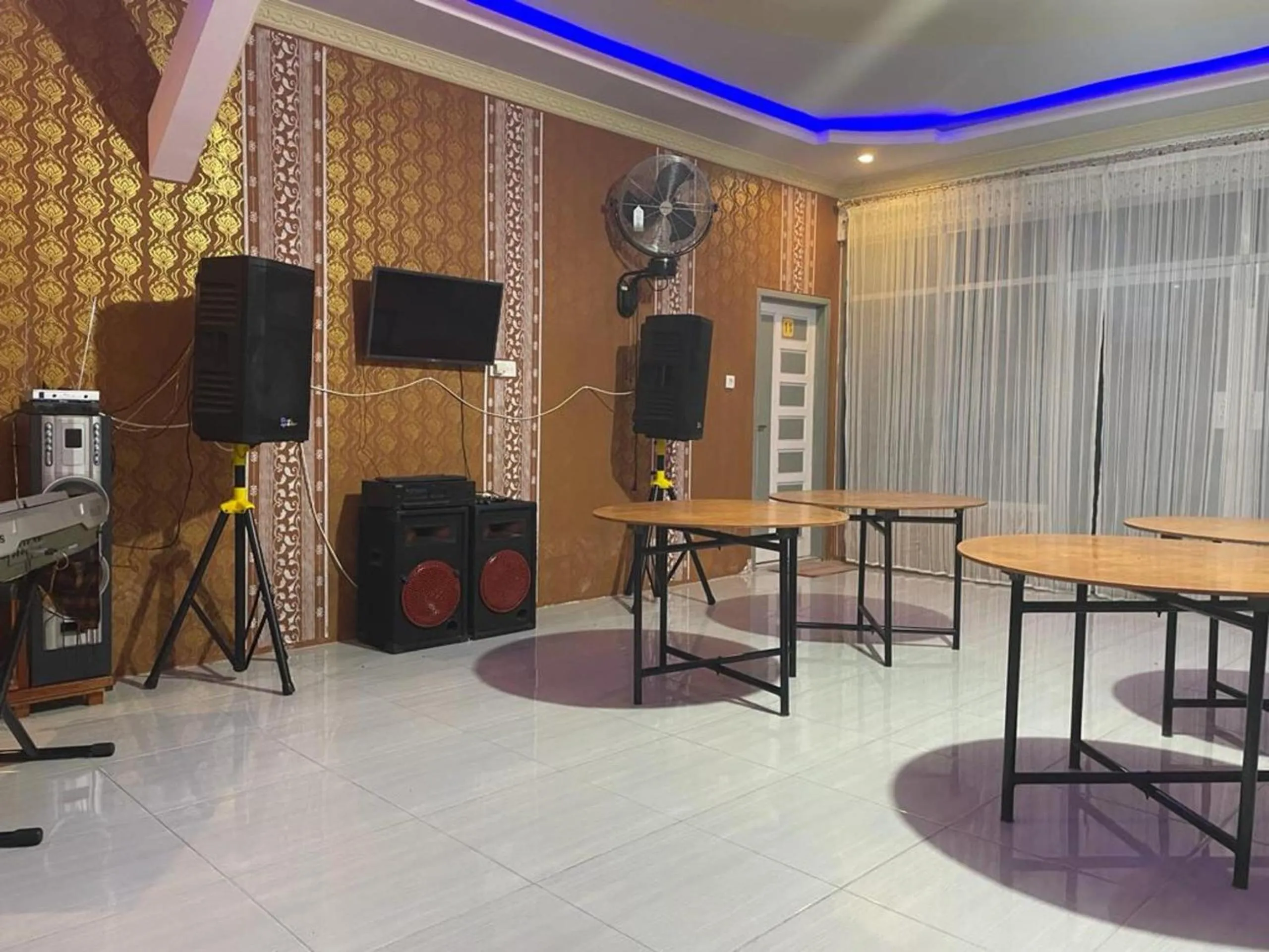 Lobby or reception in Hotel O Lima Saudara Syariah