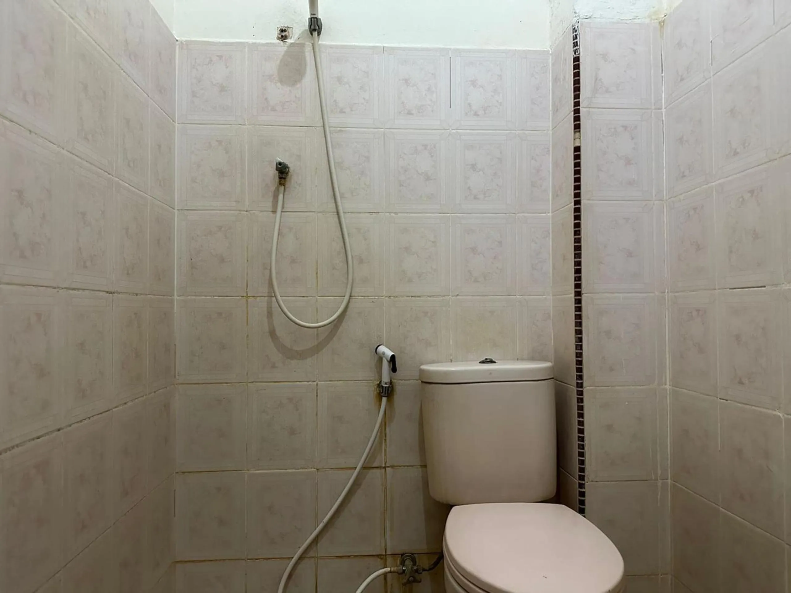 Bathroom in Hotel O Lima Saudara Syariah