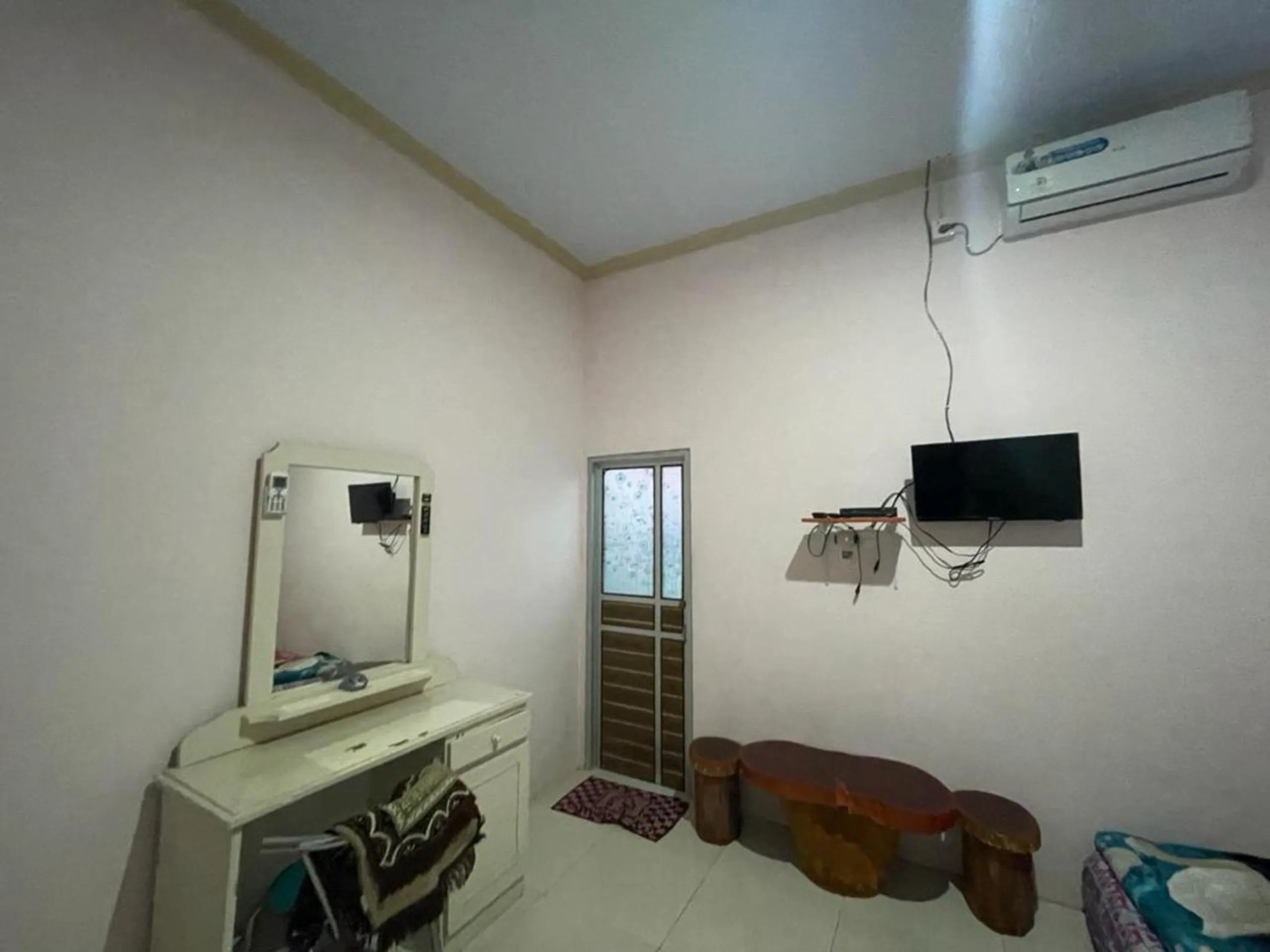 Bedroom in Hotel O Lima Saudara Syariah