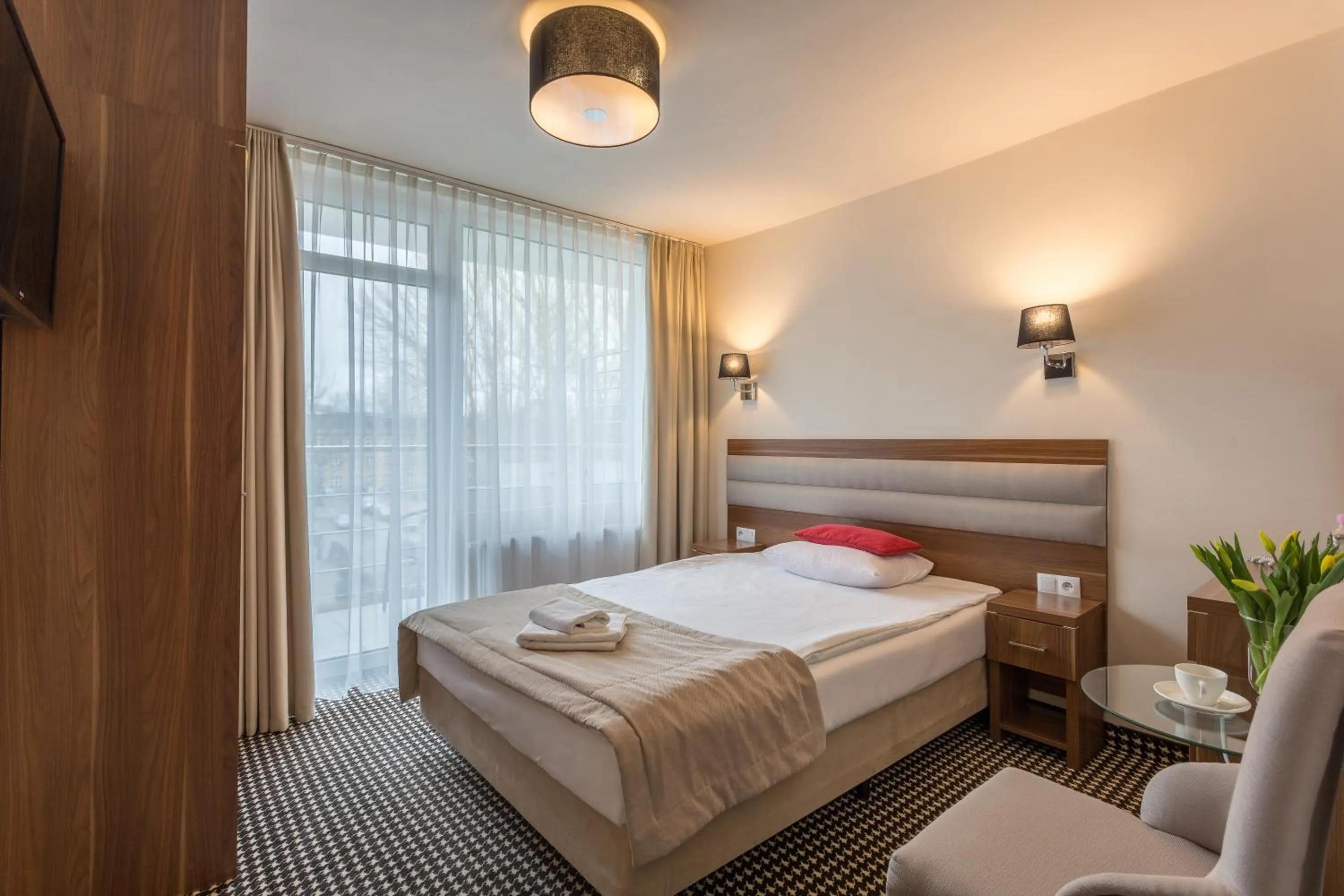 Single Room in Koral Live