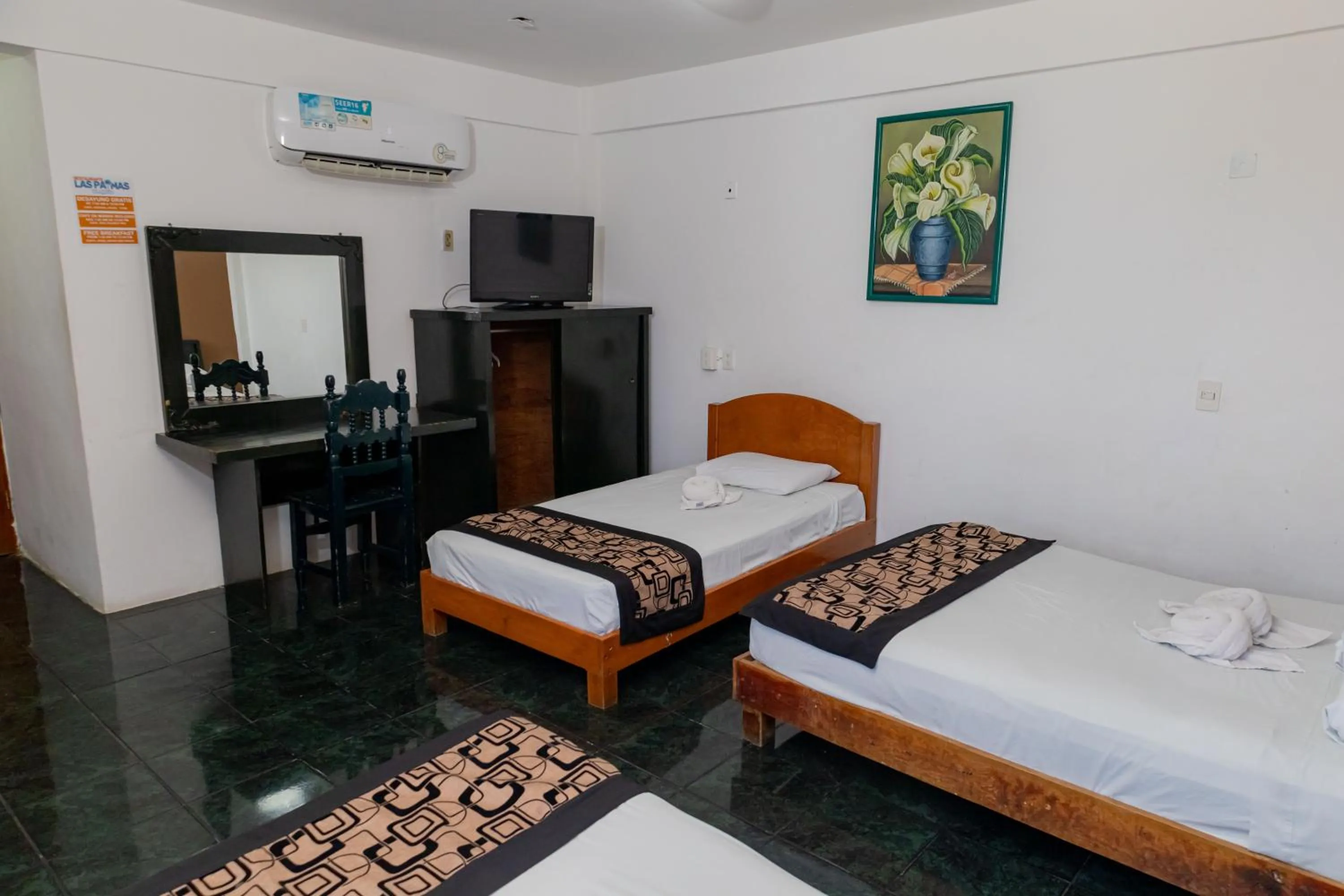 Bed in Hotel Las Palmas Cancun Centro