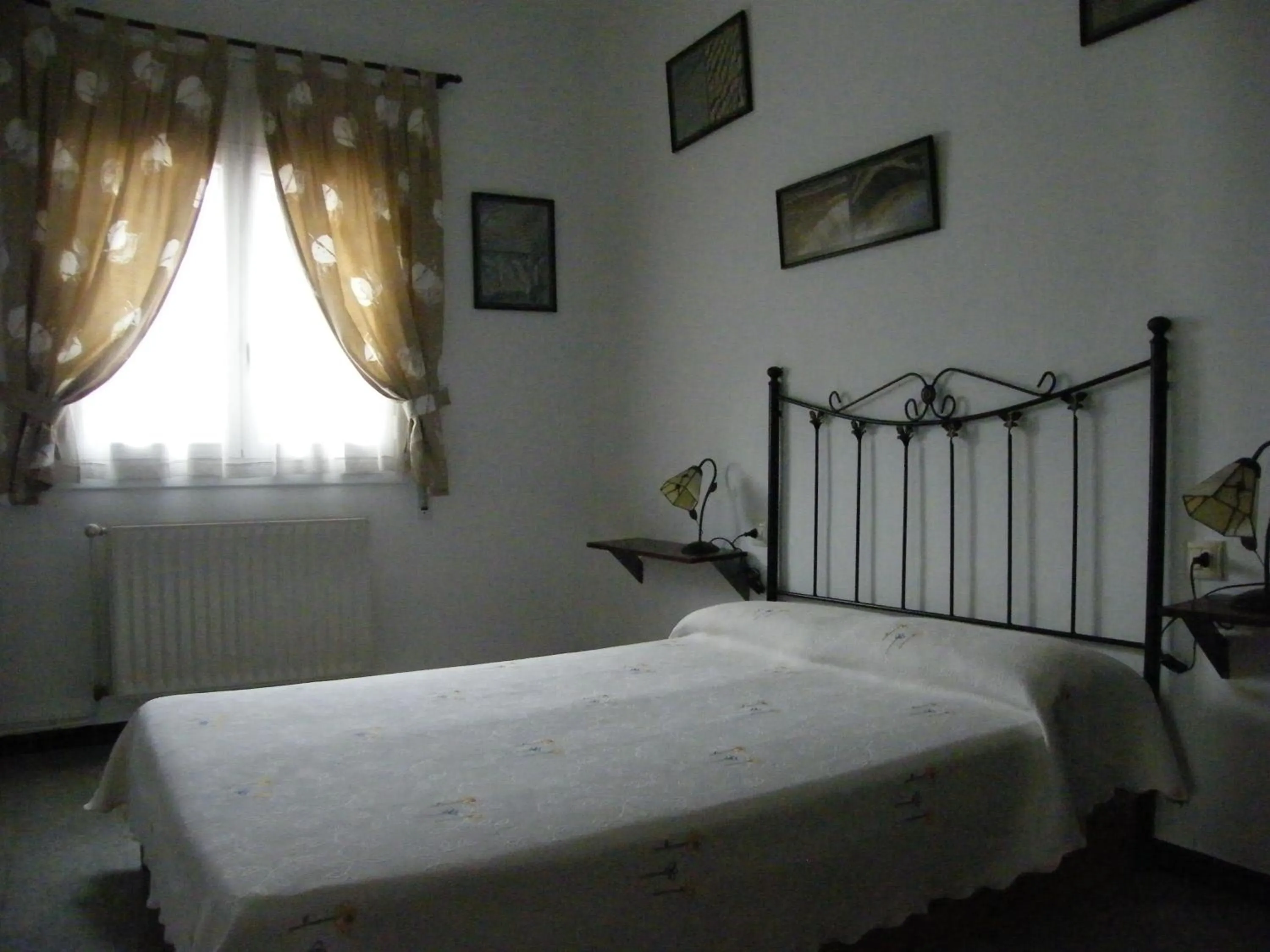 Photo of the whole room in Can Selleretas