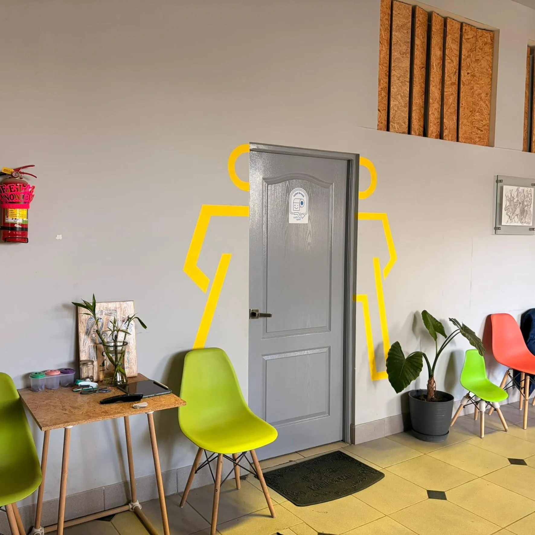 Property building in Mia Posada Hostel & Coworking