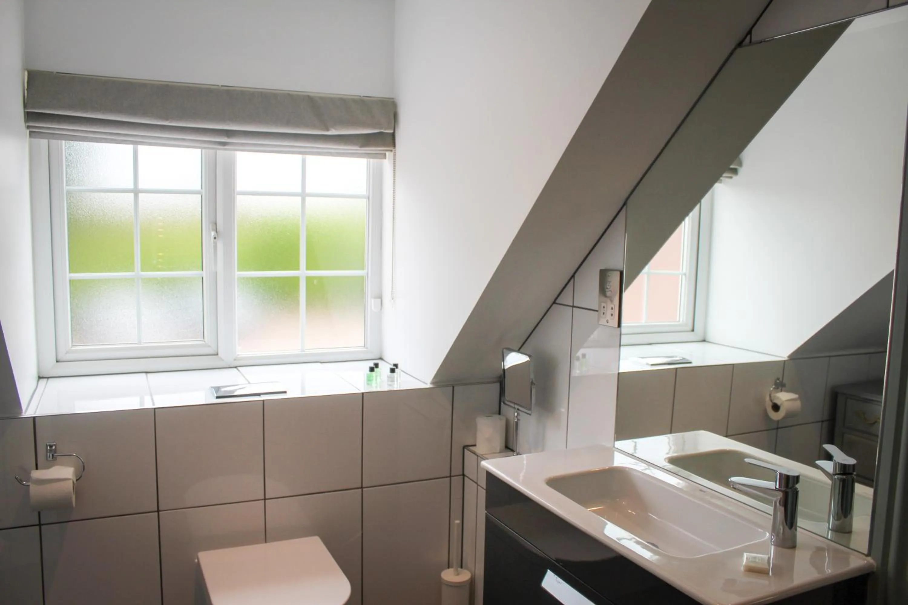 The Crescent Turner Hotel