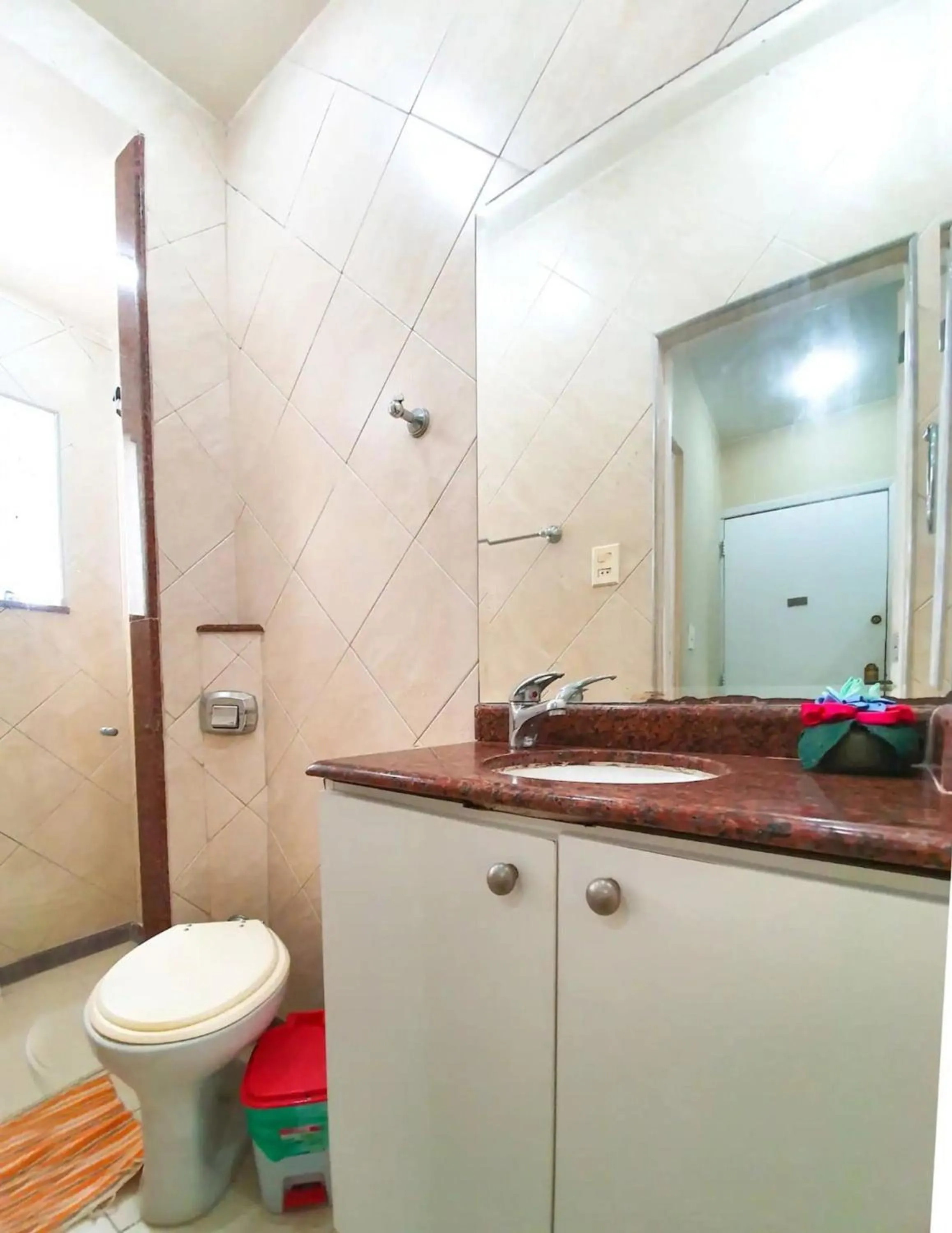 Kitchen or kitchenette in Copacabana Aconchegante a 3 min da Praia