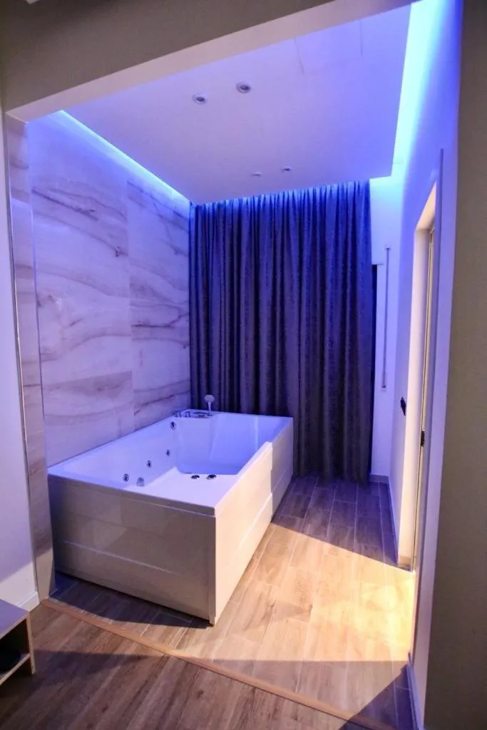 Hot Tub, Bed in Aurelis Hotel