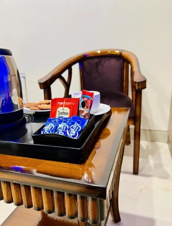 Dining area in Hotel Apple Inn & Suites, New Delhi