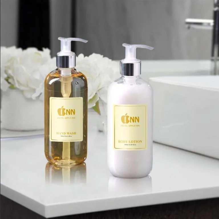 Bathroom in Hotel Apple Inn & Suites, New Delhi