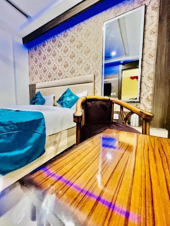 TV and multimedia in Hotel Apple Inn & Suites, New Delhi