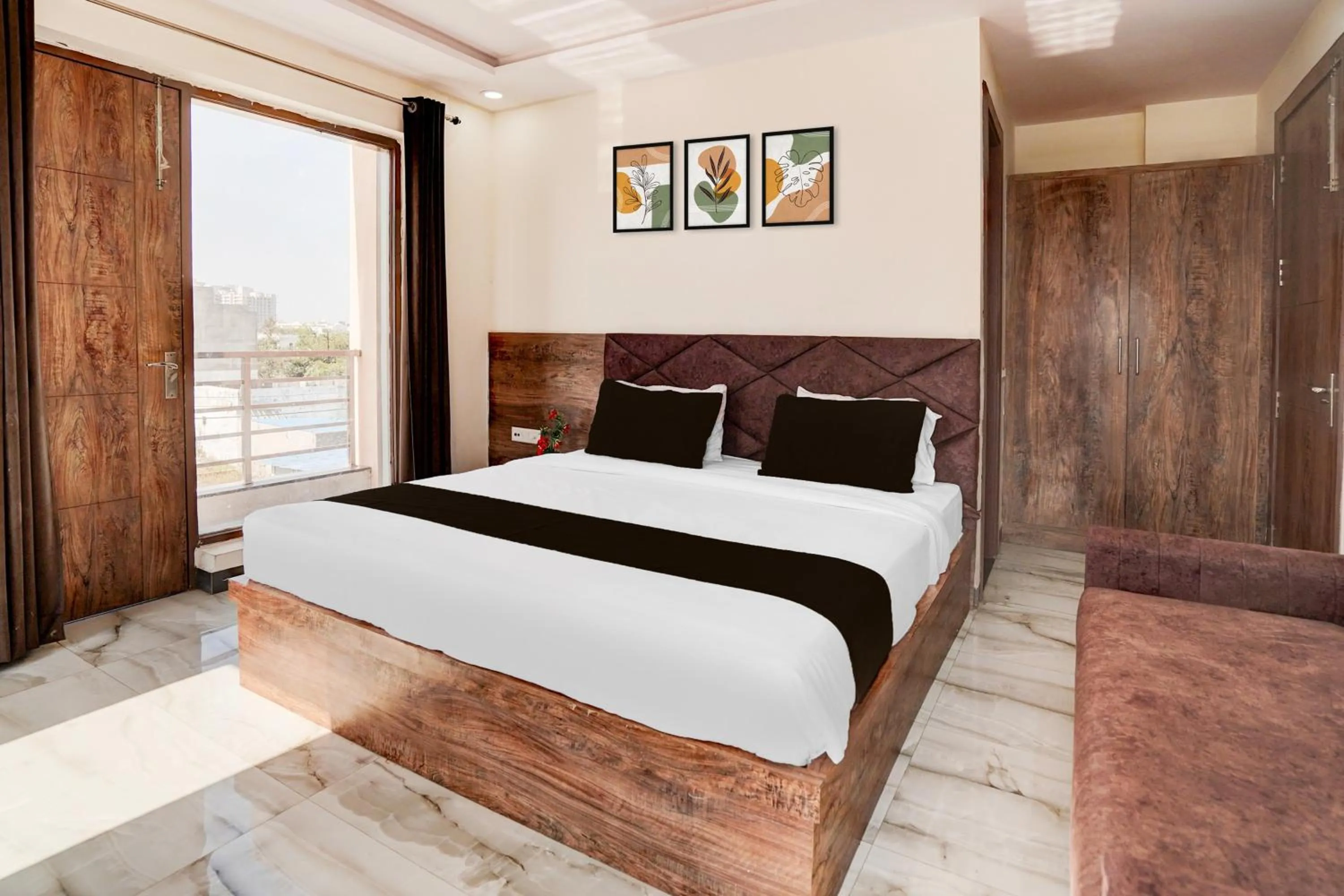 Bedroom, Bed in Townhouse Taj Mahal East Gate Formerly Royal Empire