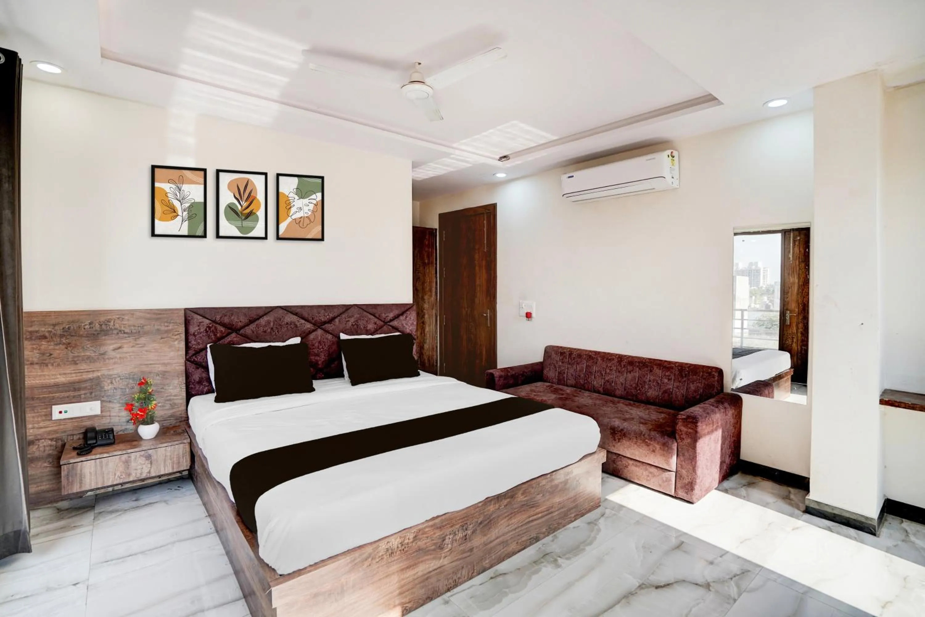 Bedroom, Bed in Townhouse Taj Mahal East Gate Formerly Royal Empire