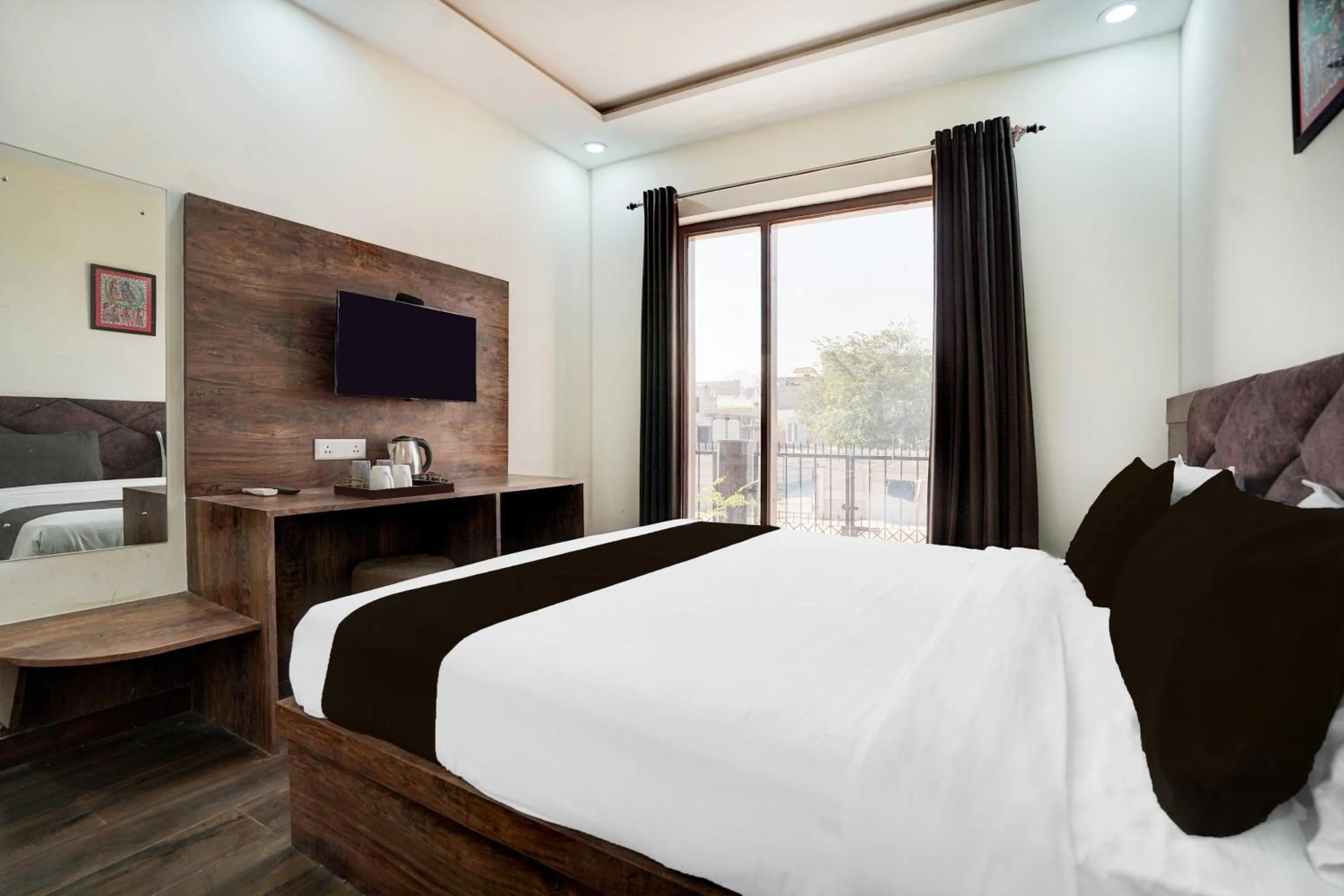 Bedroom, Bed in Townhouse Taj Mahal East Gate Formerly Royal Empire