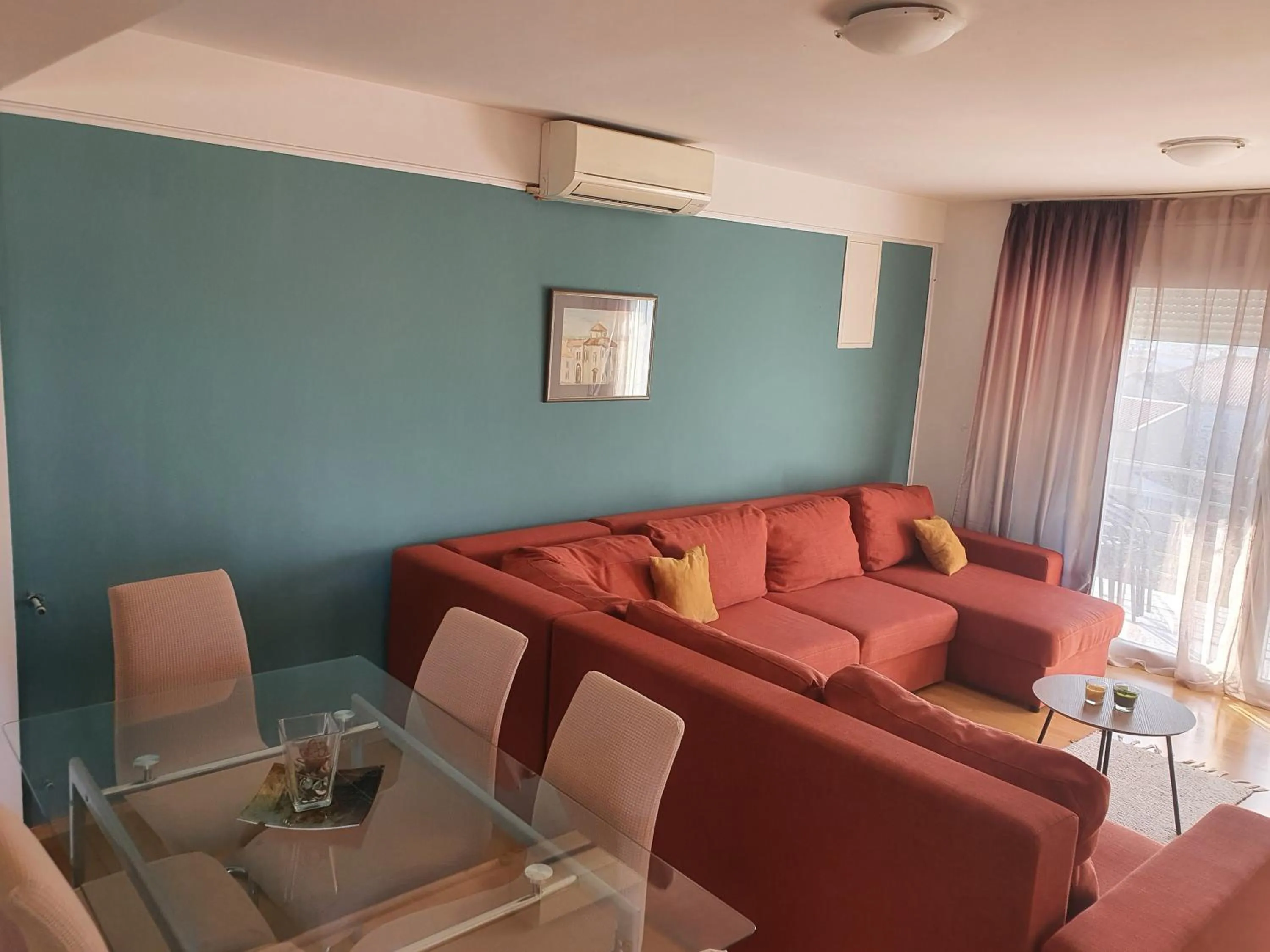 Cozy Two-Bedroom Apartment