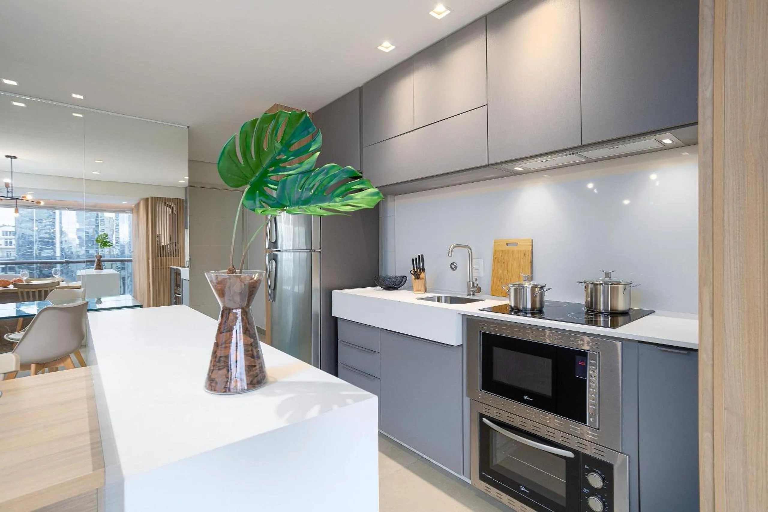 Kitchen or kitchenette in One Eleven Home And Work By Helbor