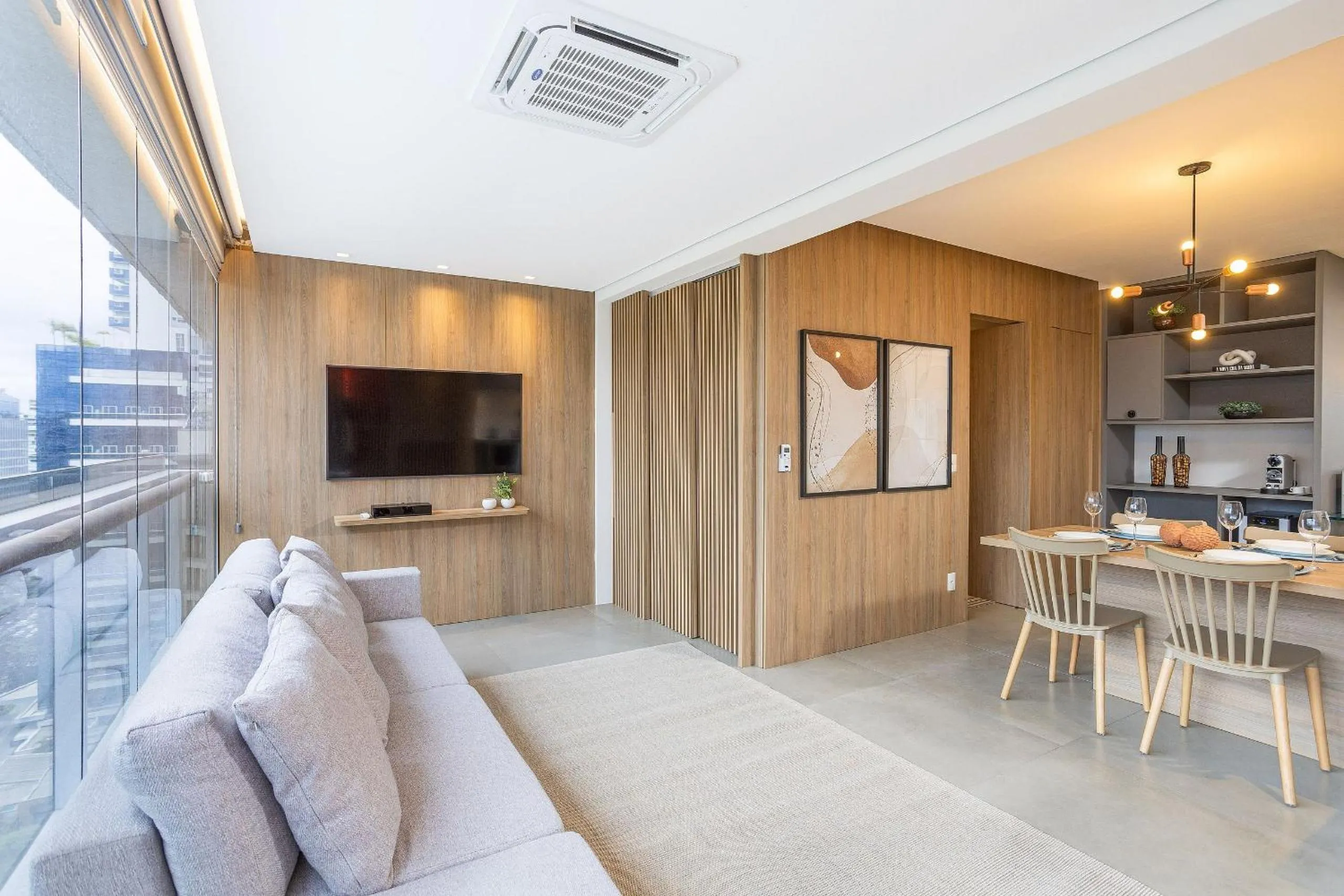Dining area in One Eleven Home And Work By Helbor