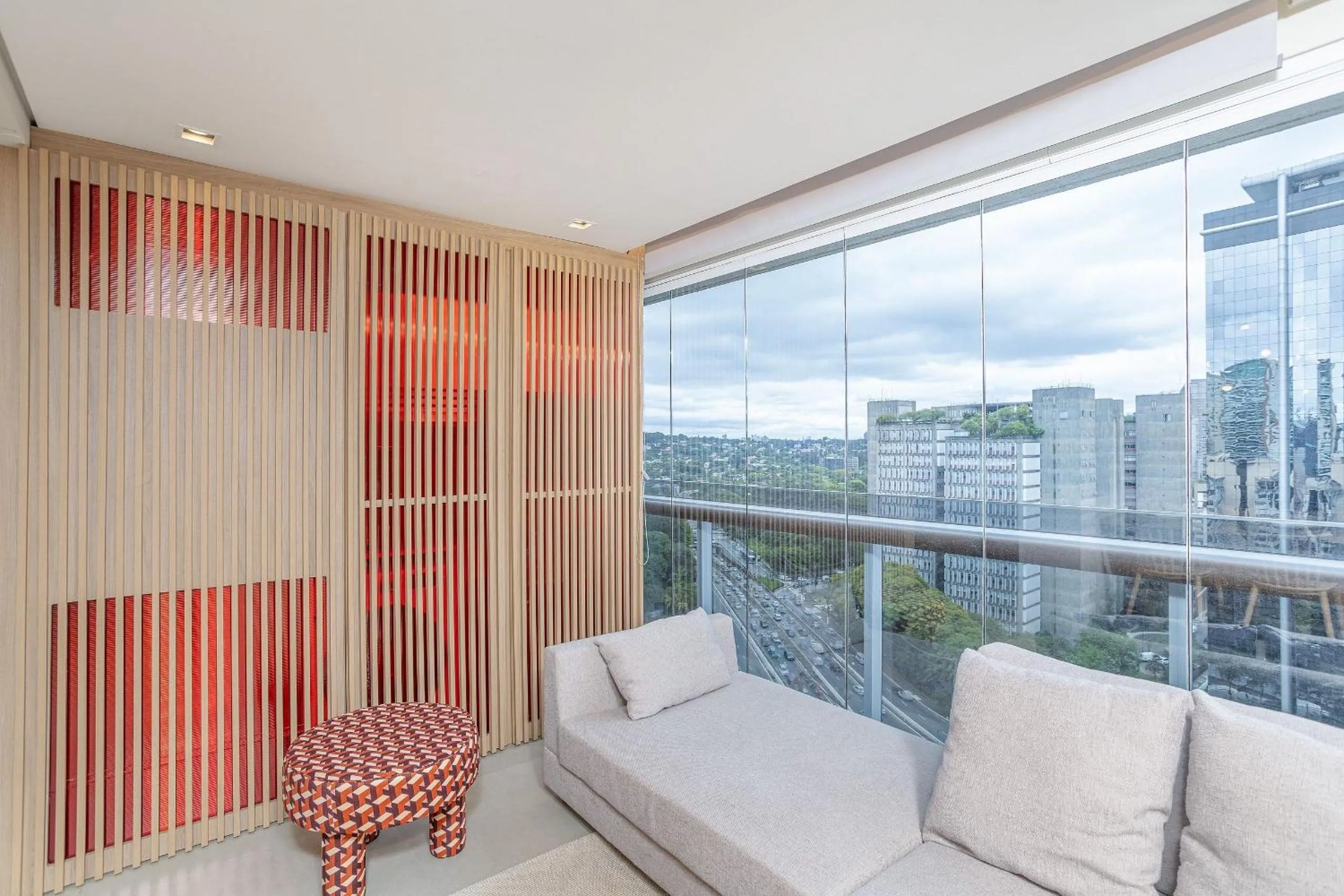 Area and facilities in One Eleven Home And Work By Helbor