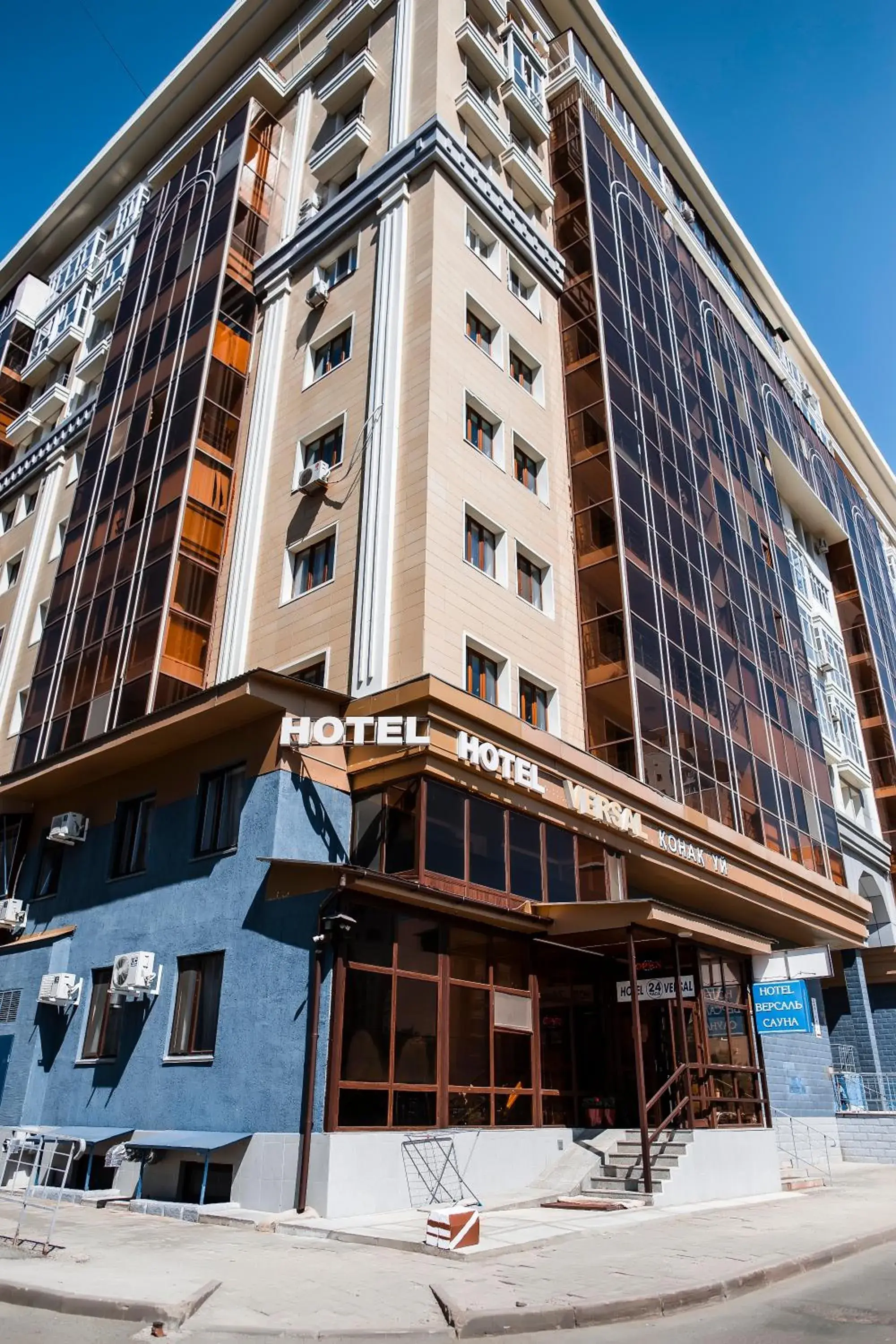 Property building in Aruna Hotel Property building in Aruna Hotel