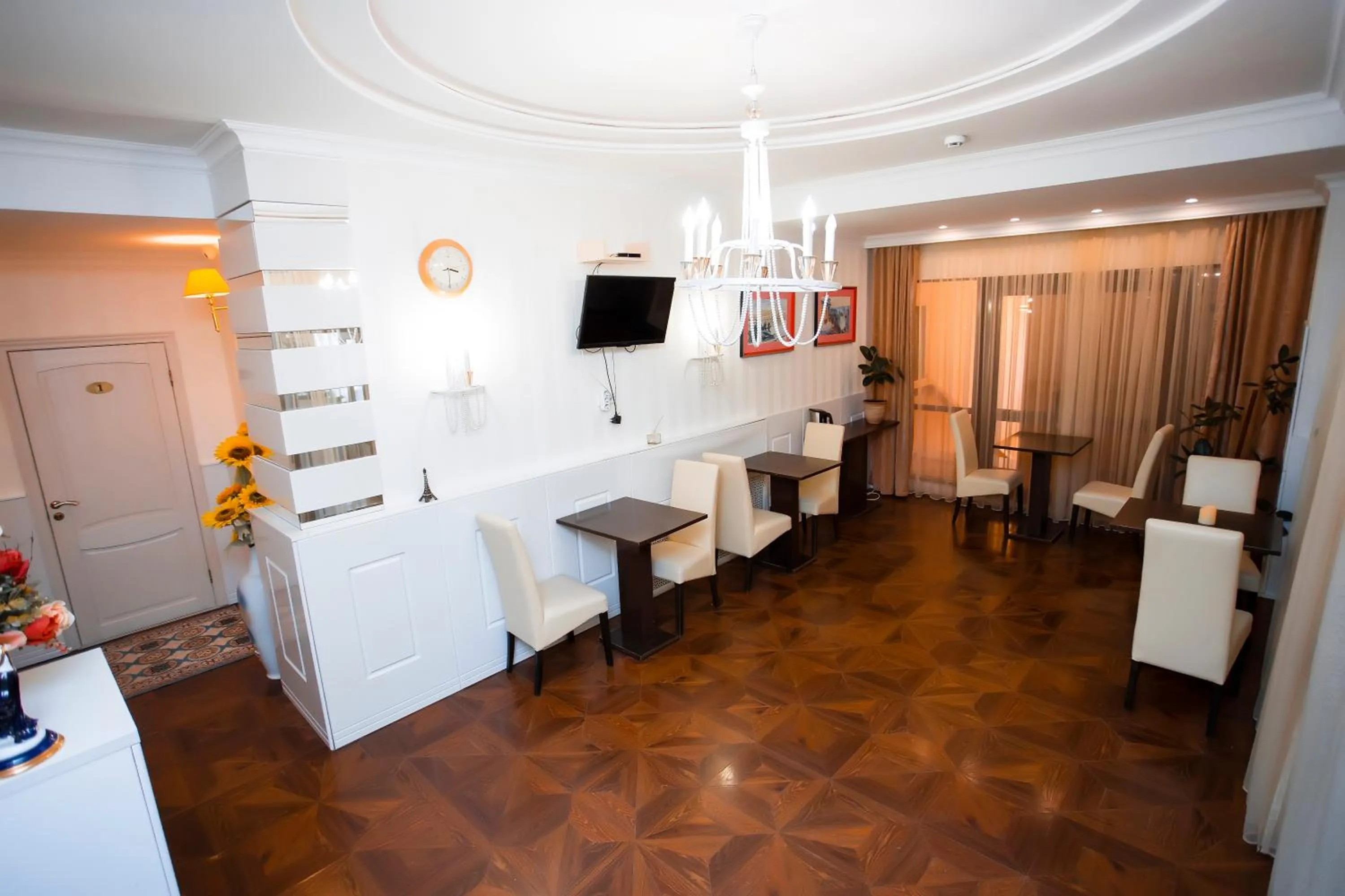 Dining area in Versal Hotel