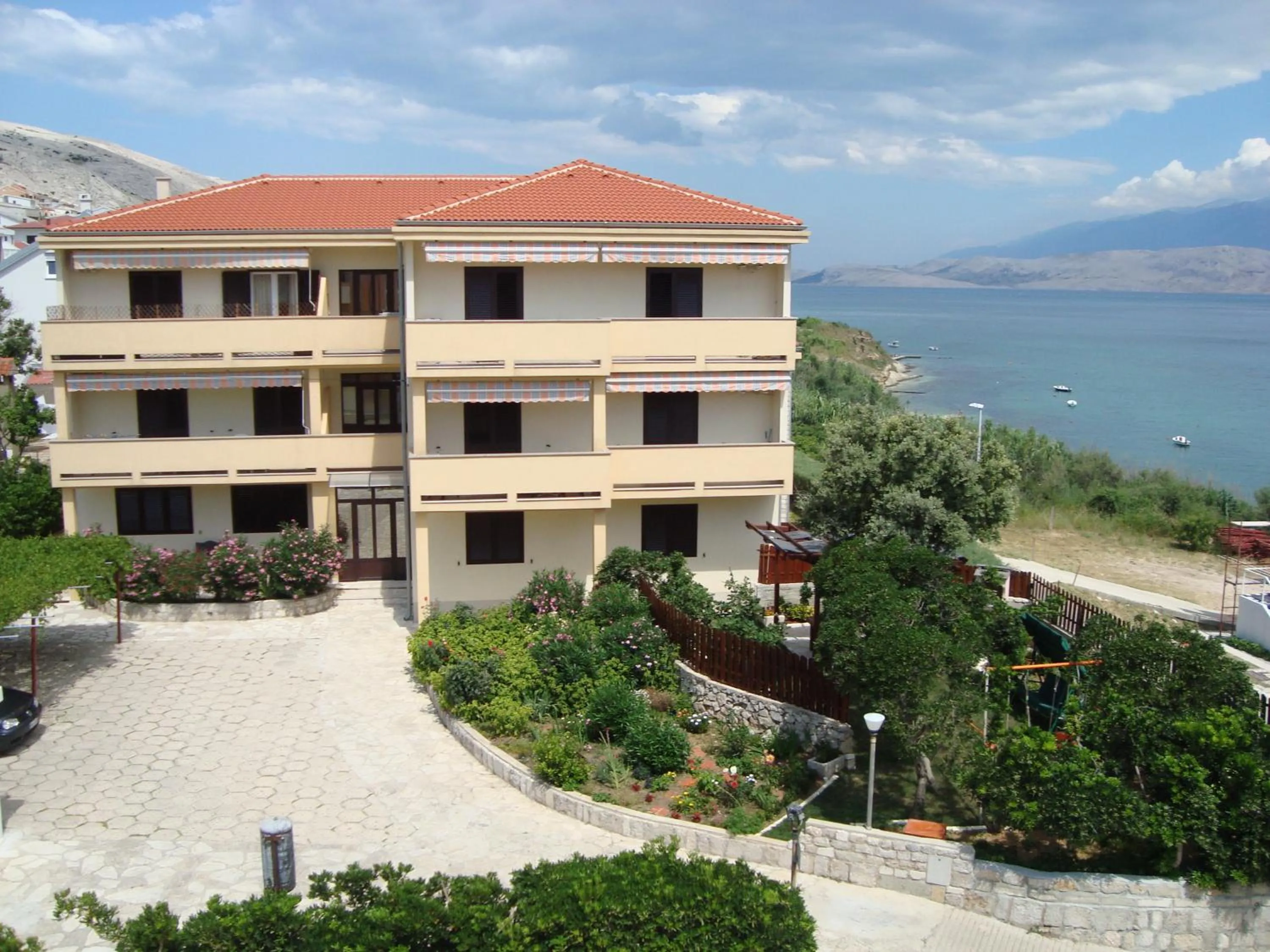Facade/entrance in Rooms Villa Andreja