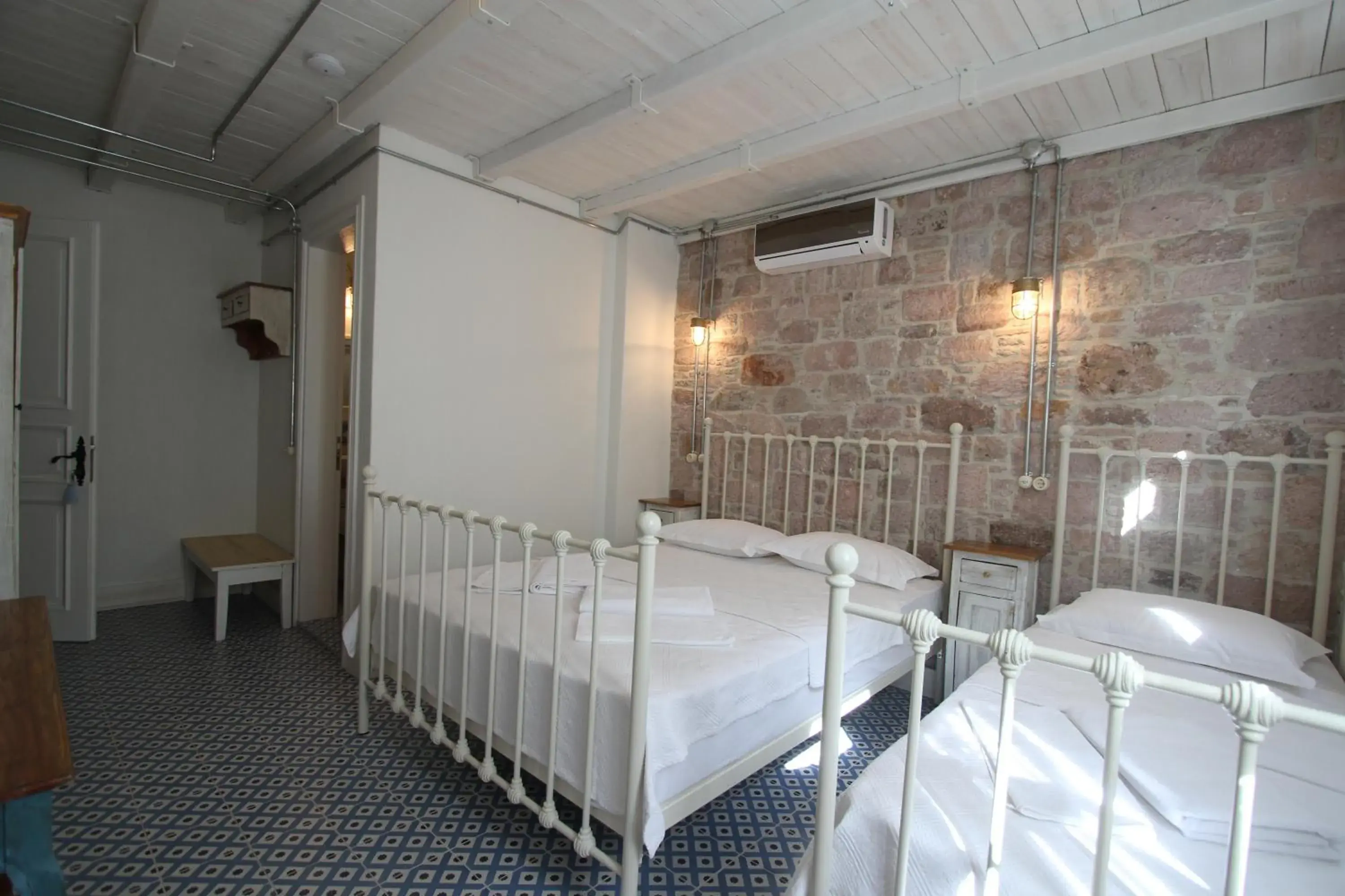 Triple Room in Cesmeli Han Triple Room in Cesmeli Han