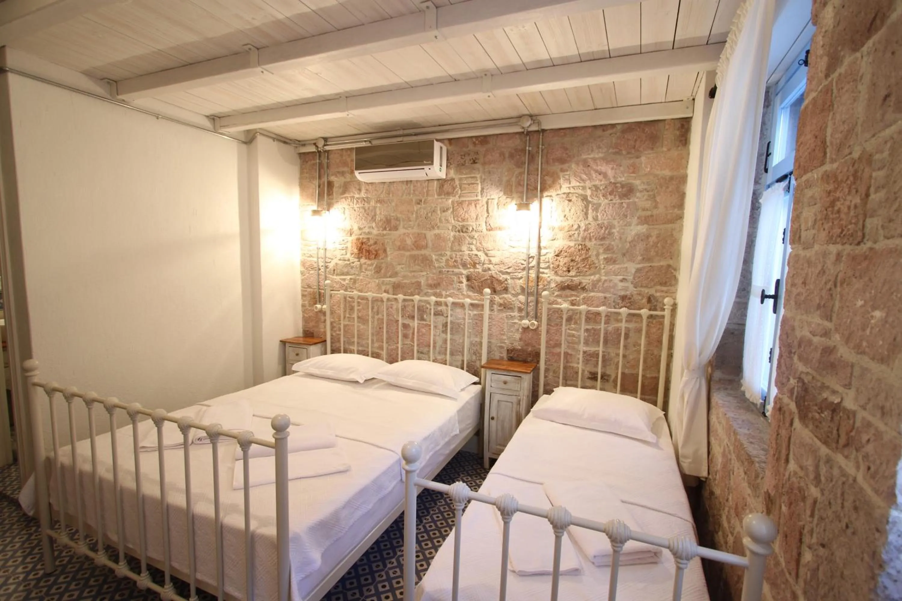 Bathroom, Bed in Cesmeli Han