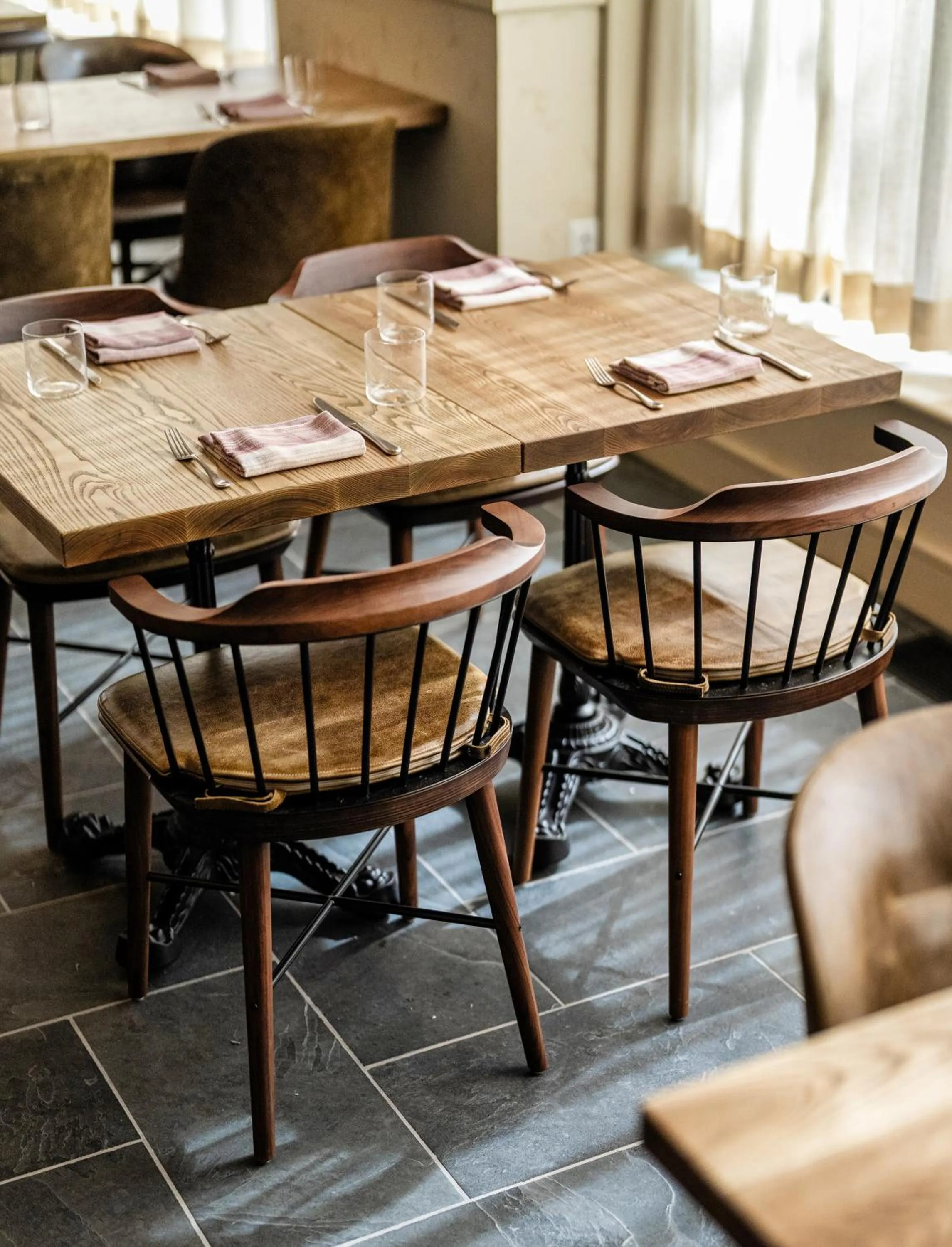 Restaurant/places to eat in Hotel Heron Old Town Alexandria