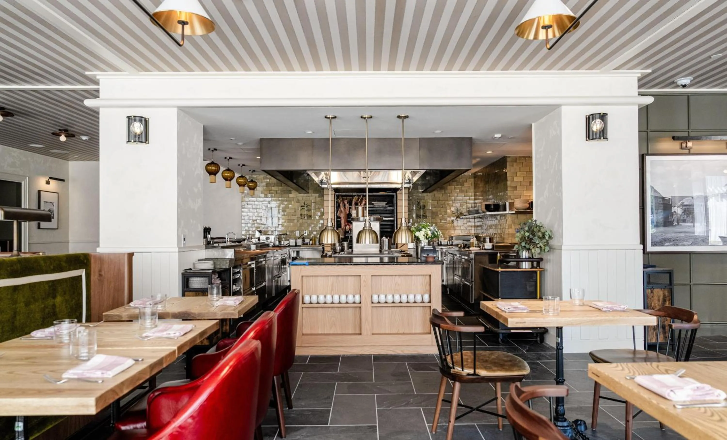 Restaurant/places to eat in Hotel Heron Alexandria Old Town, Curio Collection by Hilton