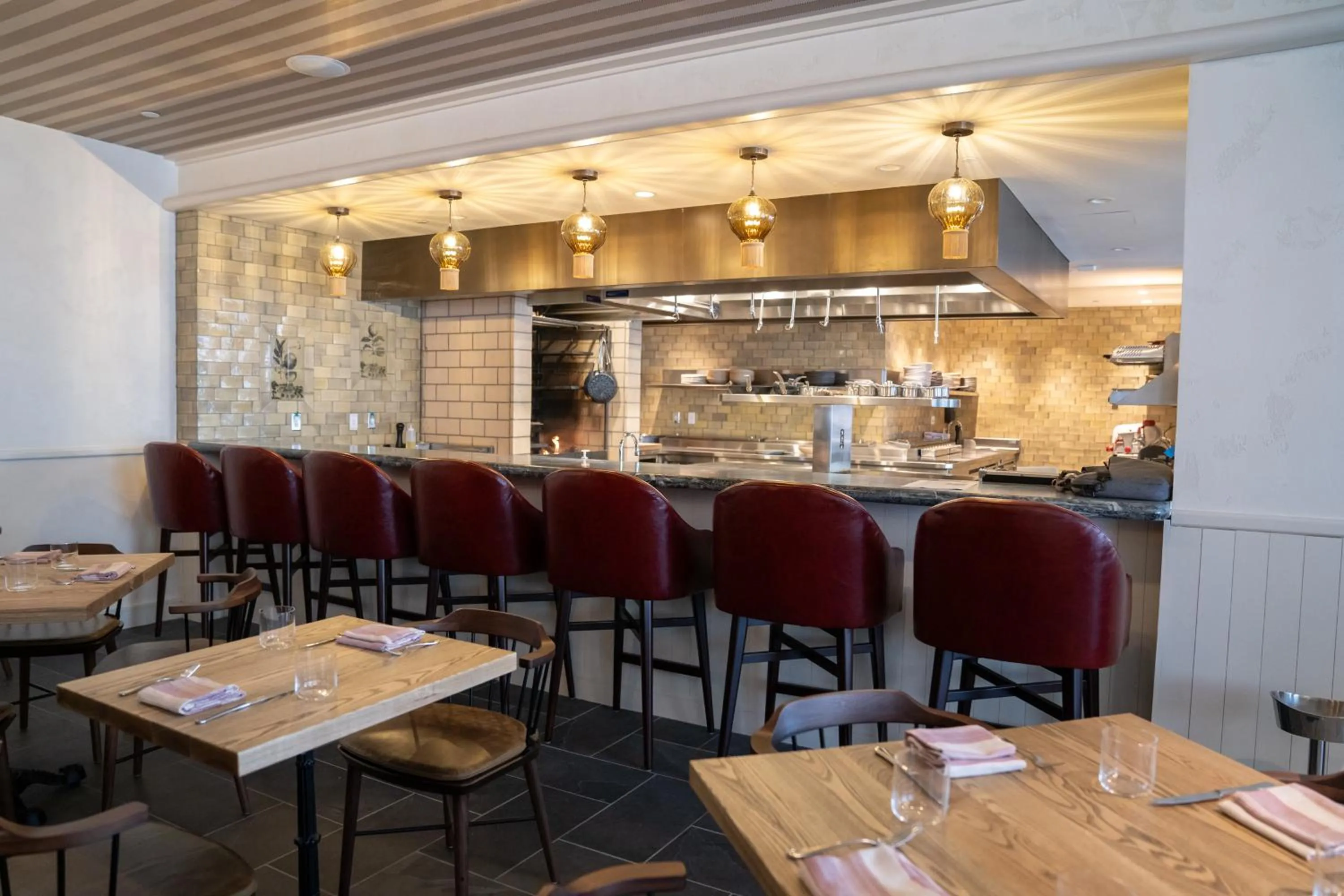 Restaurant/places to eat in Hotel Heron Old Town Alexandria