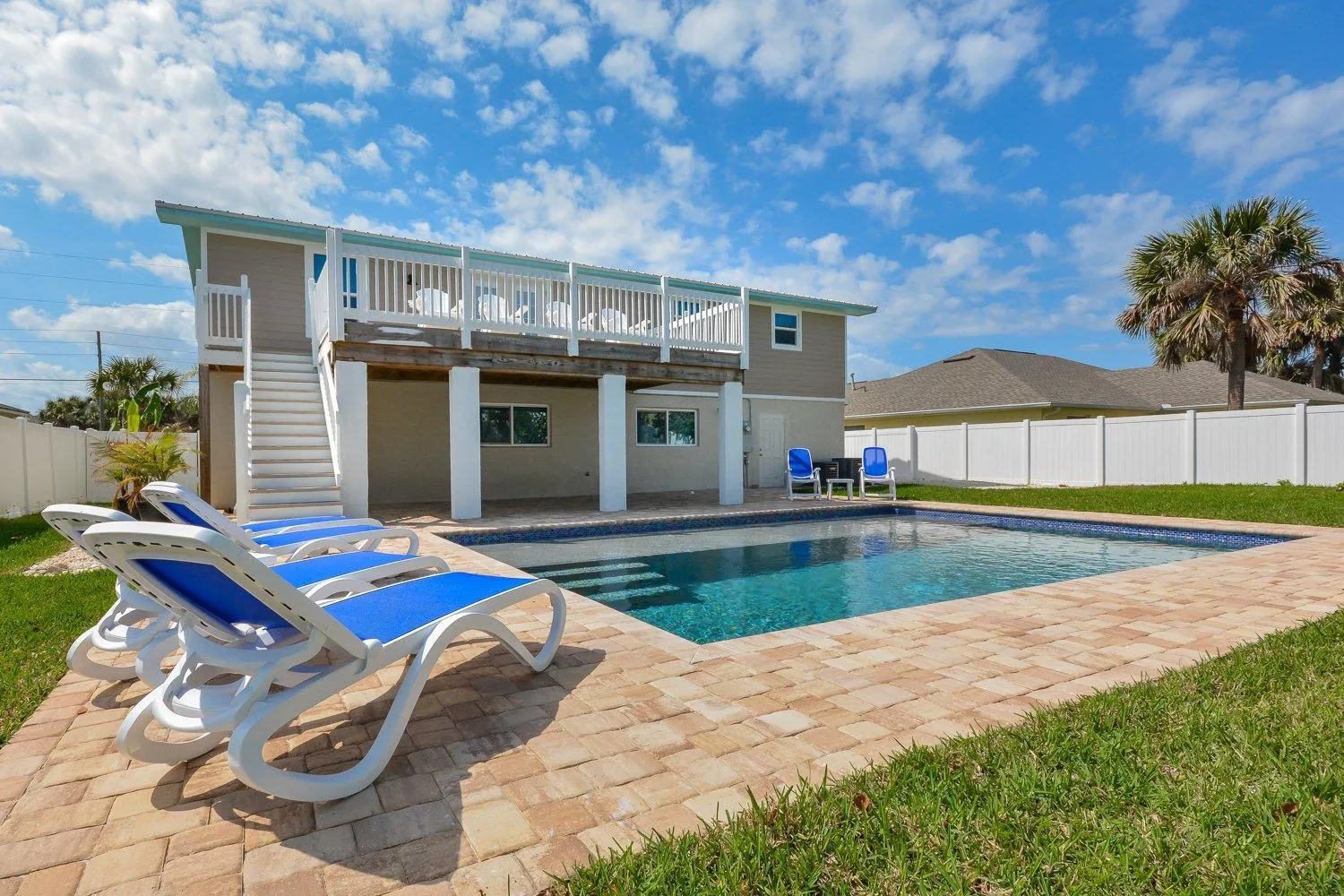 Gorgeous home with pool Walk to car free beach 4717S