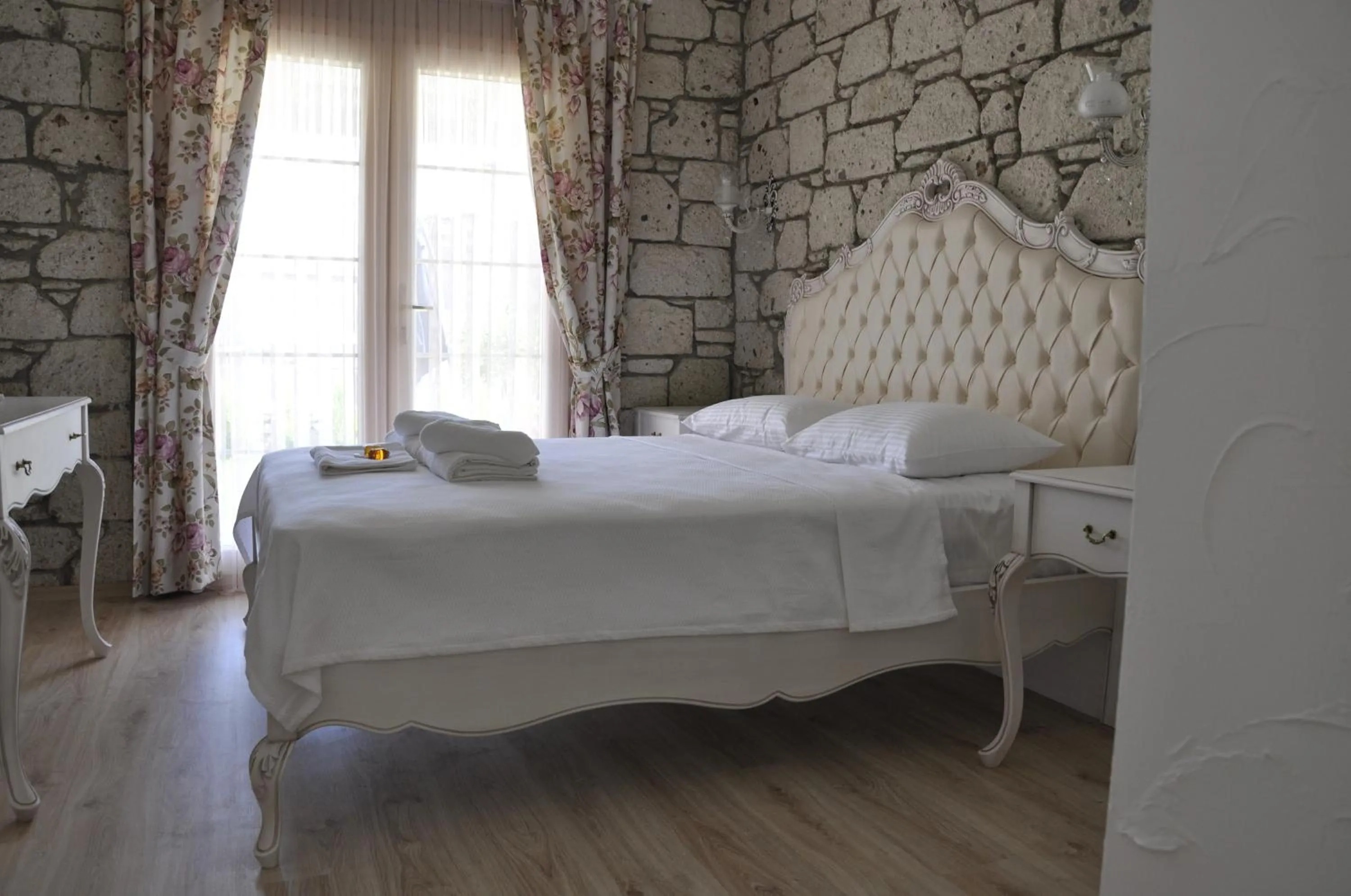 Bed in Alacati Lucky Angel Hotel