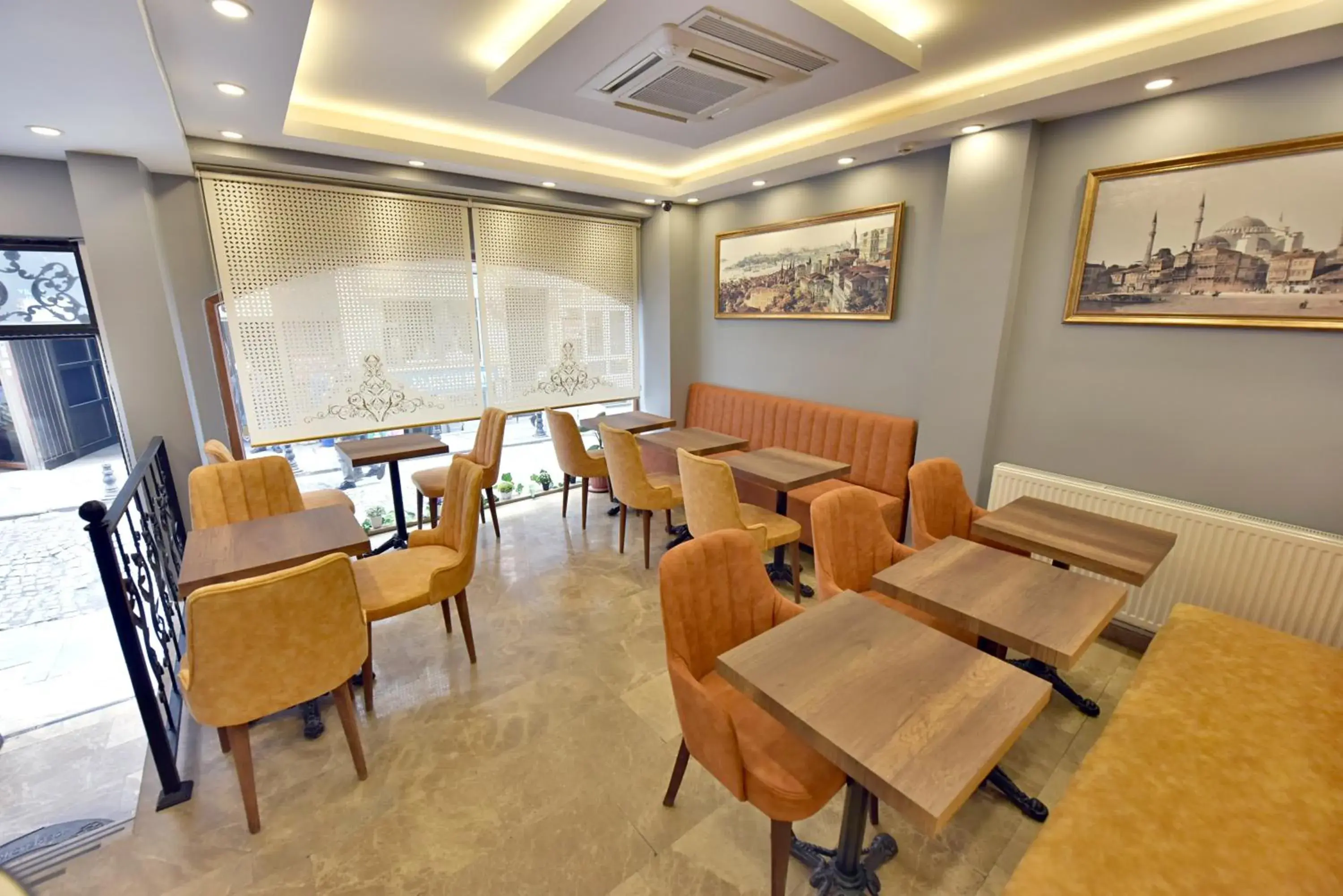 Facade/entrance in Sunlife Oldcity Facade/entrance in Sunlife Oldcity