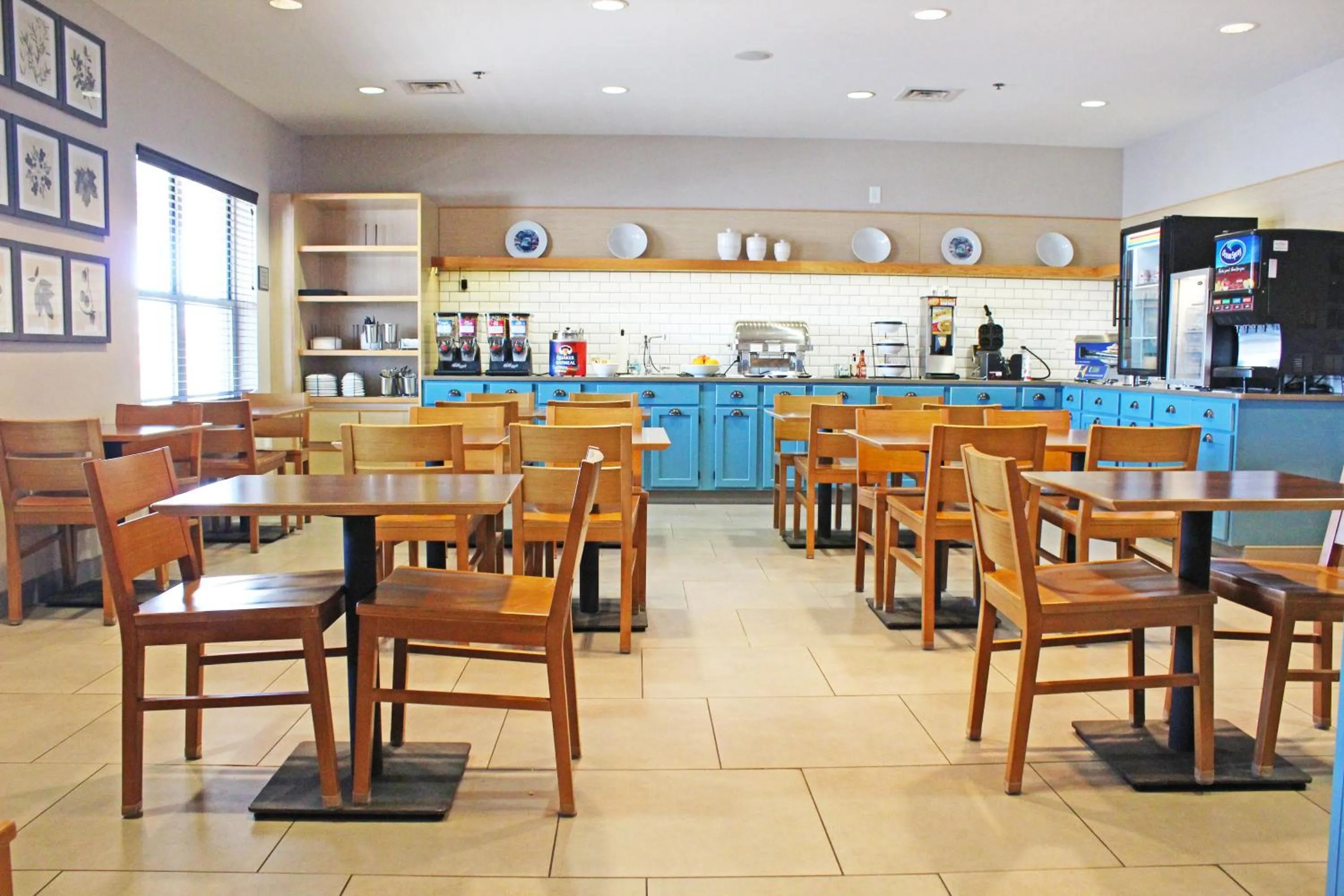 Food in Independence Stay Hotel & Suites