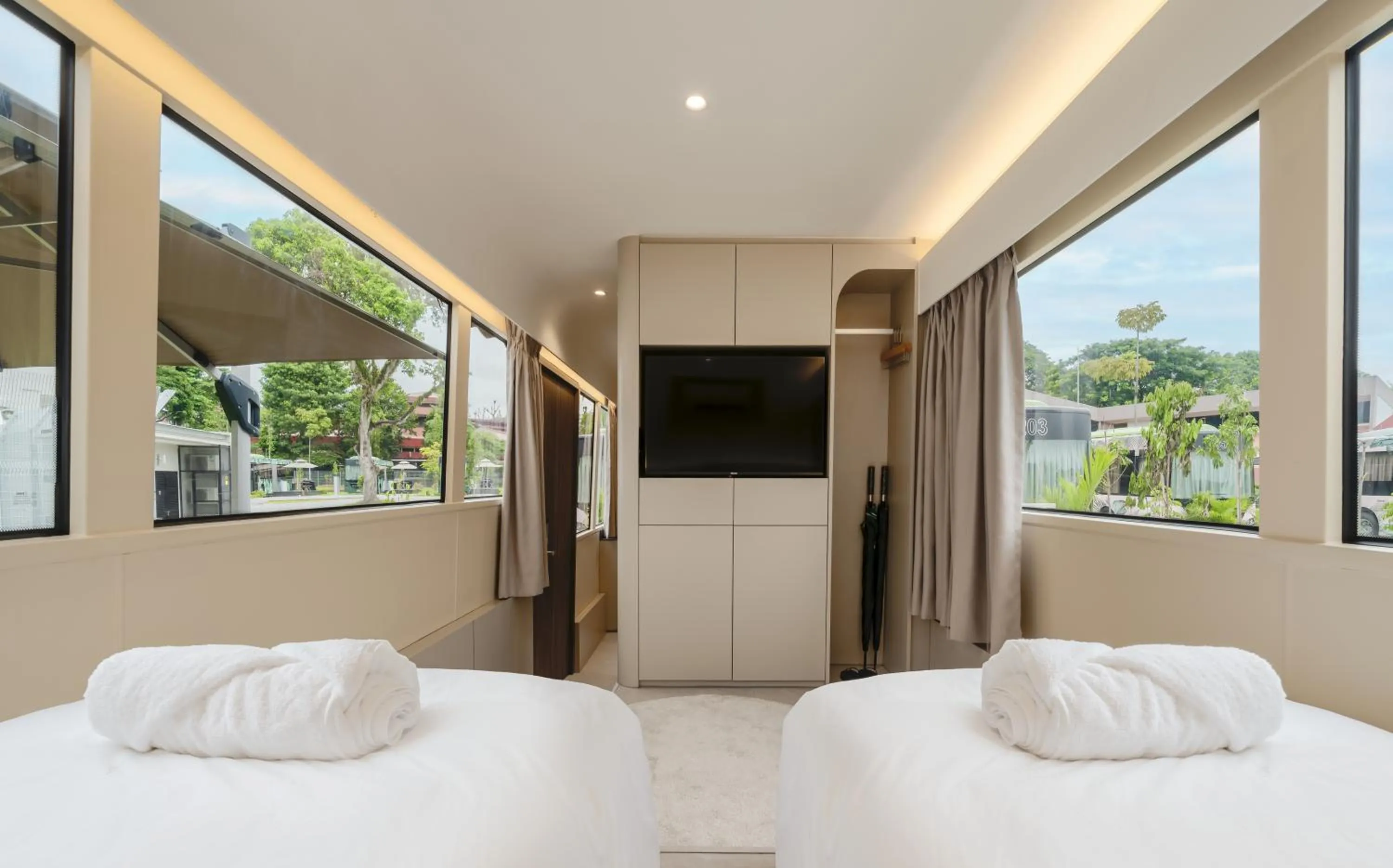 TV and multimedia, Bed in The Bus Collective