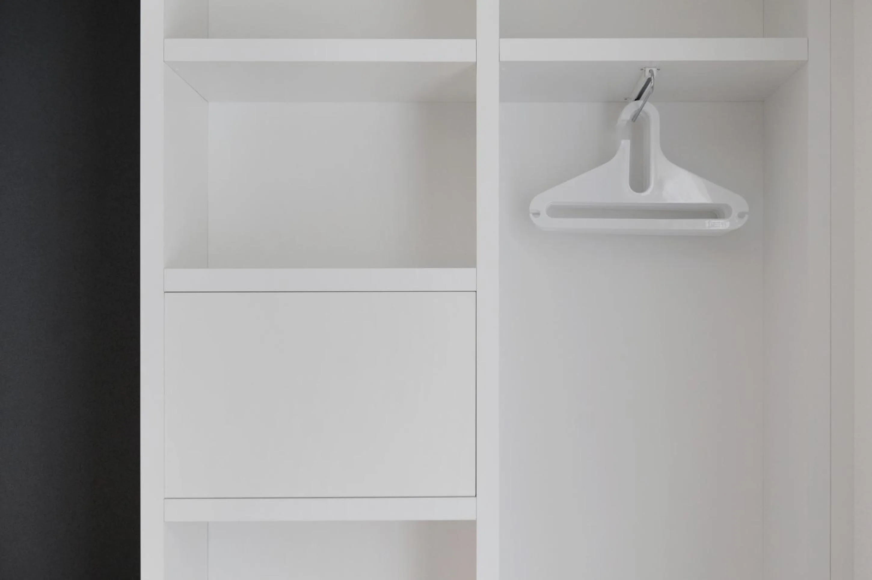 wardrobe in Hôtel de la Source Yverdon-les-Bains