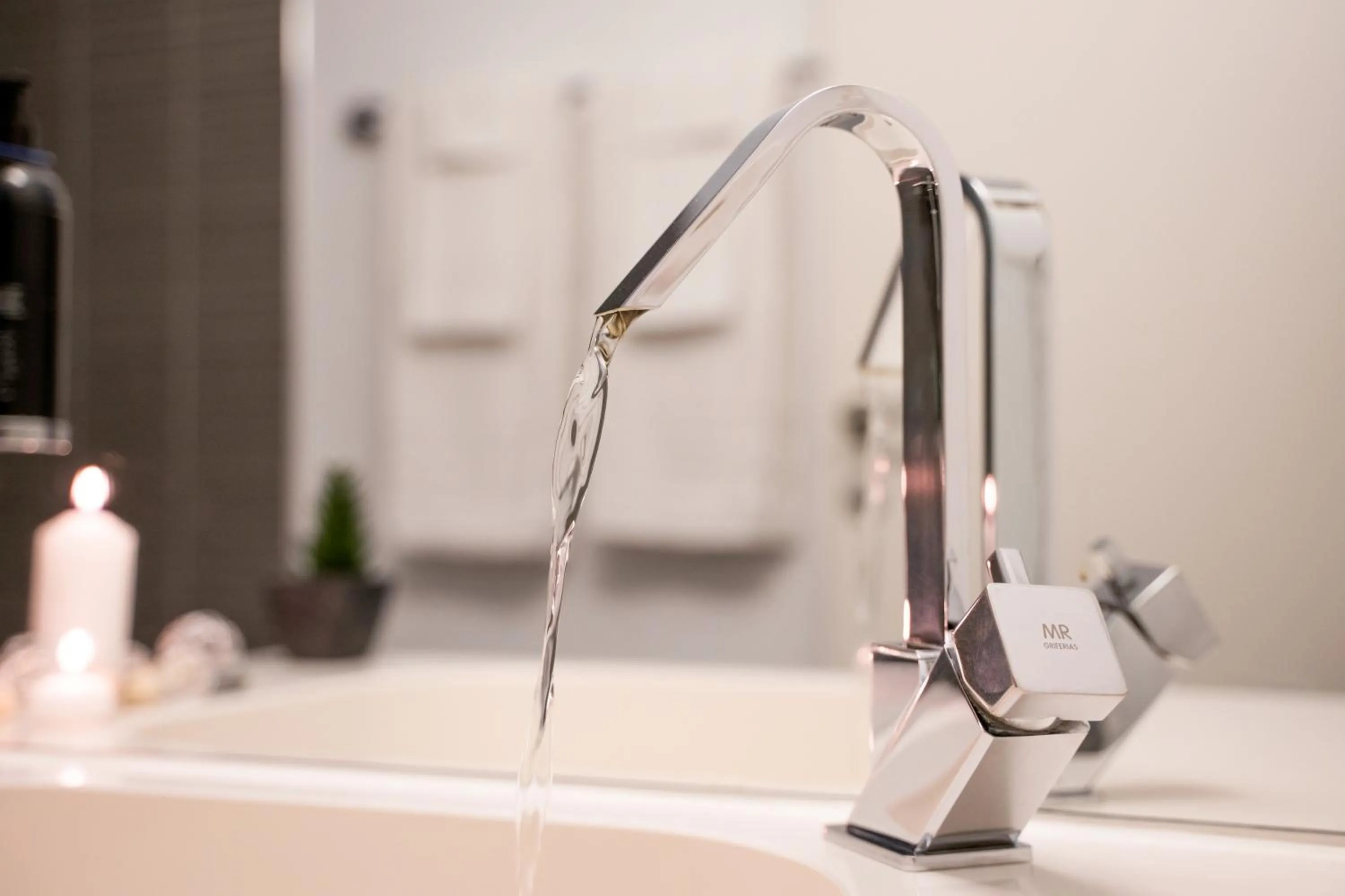 Bathroom in Hôtel de la Source Yverdon-les-Bains