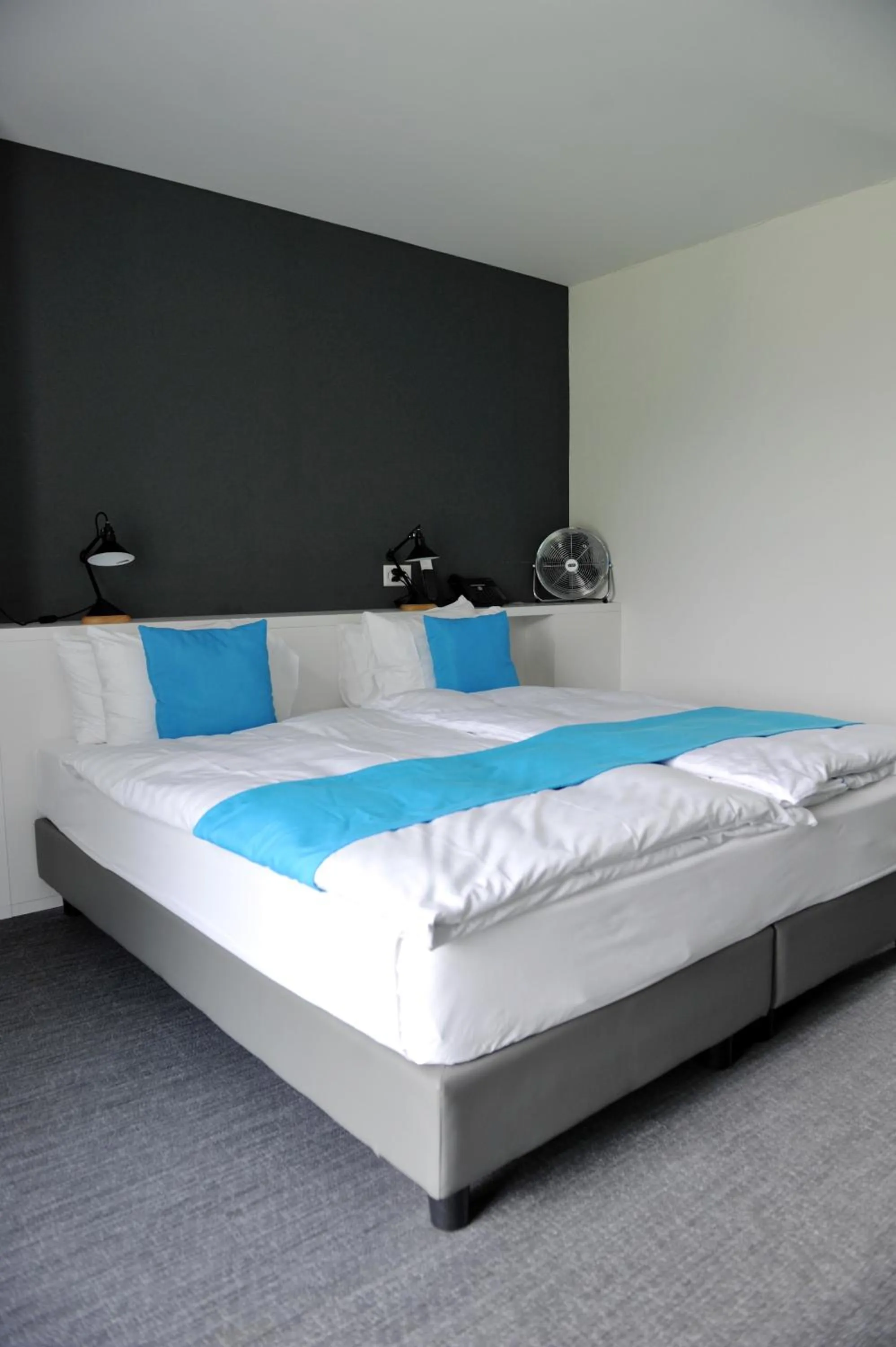 Bedroom, Bed in Hôtel de la Source Yverdon-les-Bains