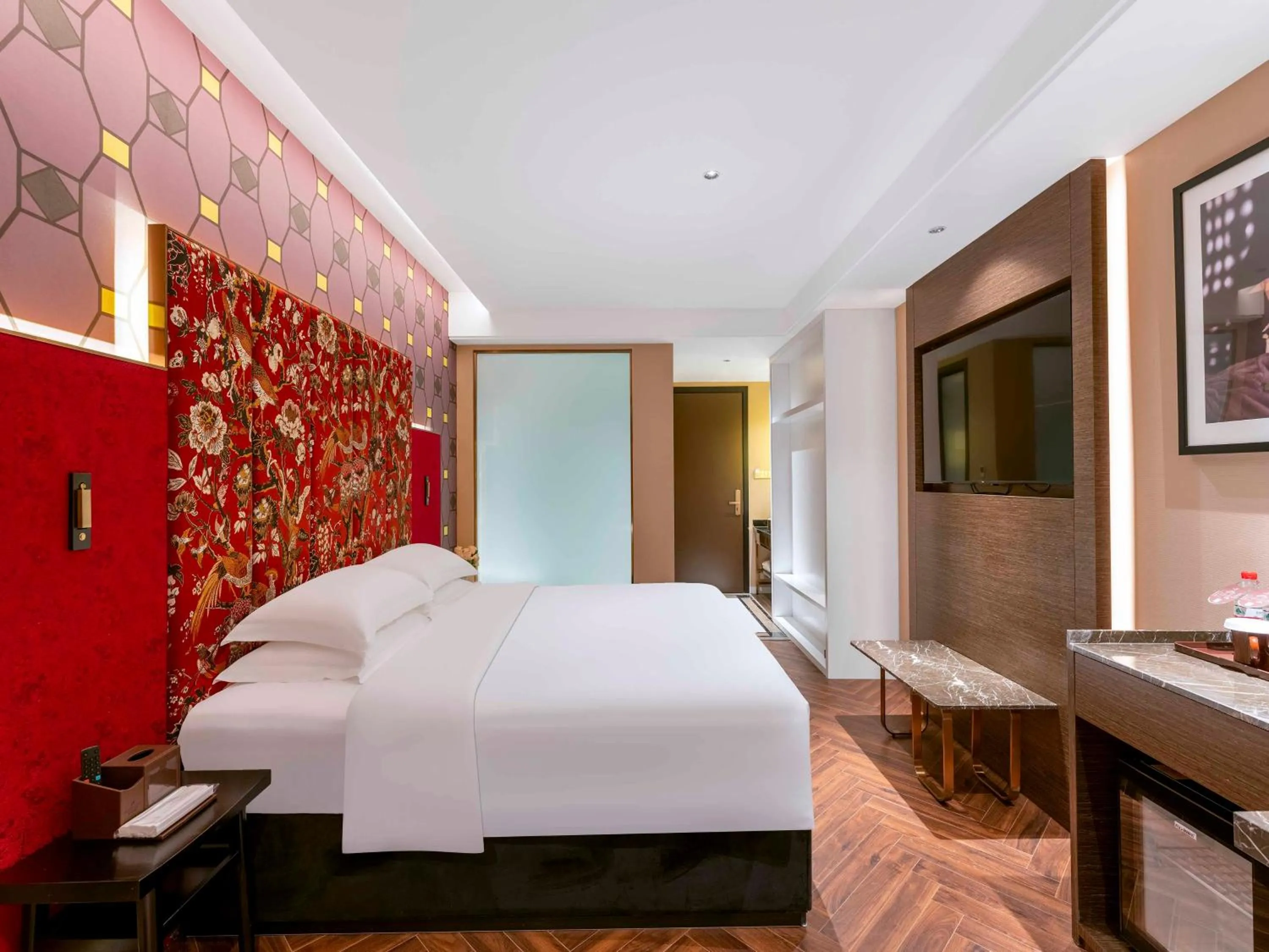 Deluxe Queen Room in Zhangjiajie Metropolo Hotel