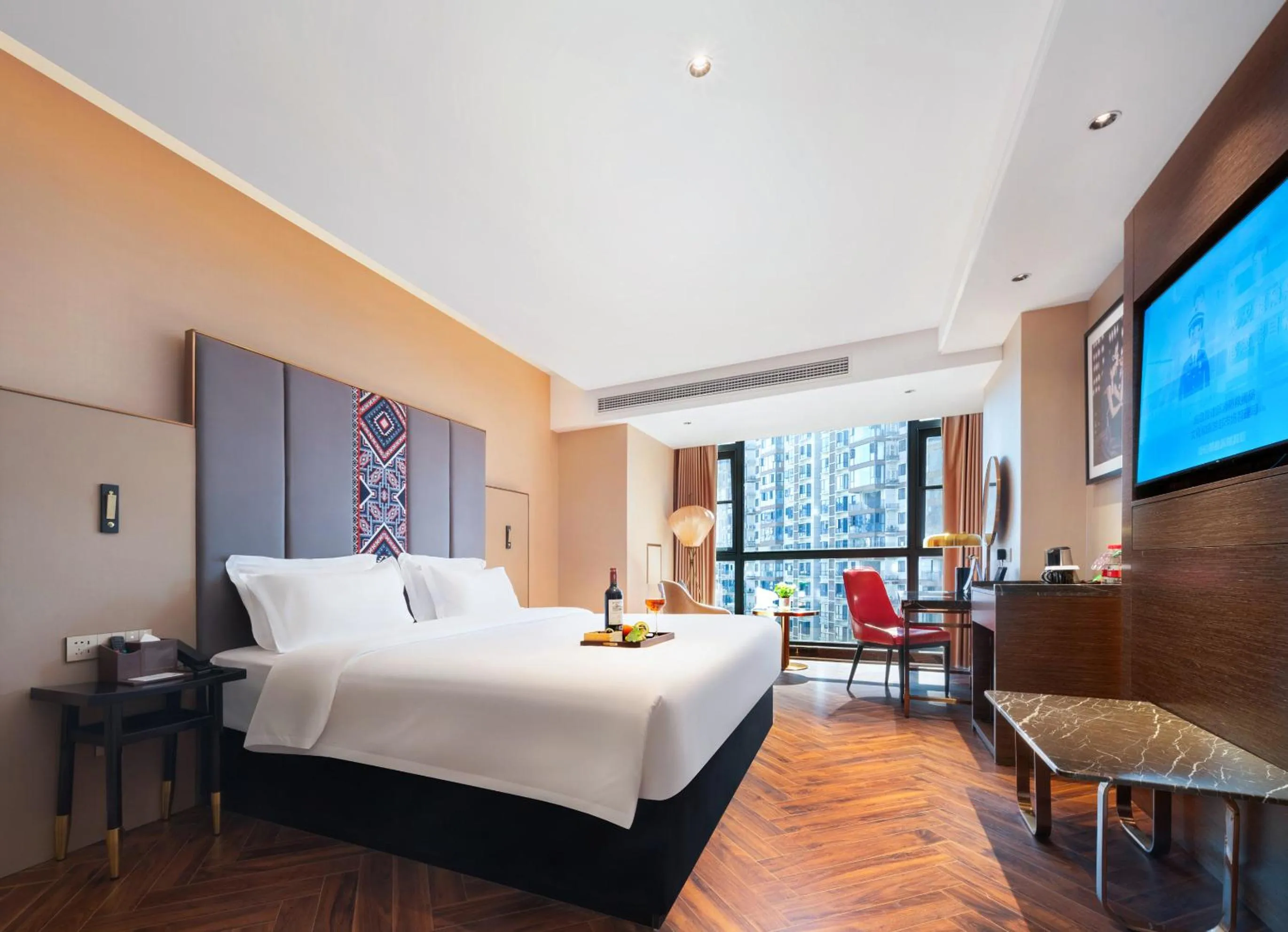 Double Room with Mountain View in Zhangjiajie Metropolo Hotel