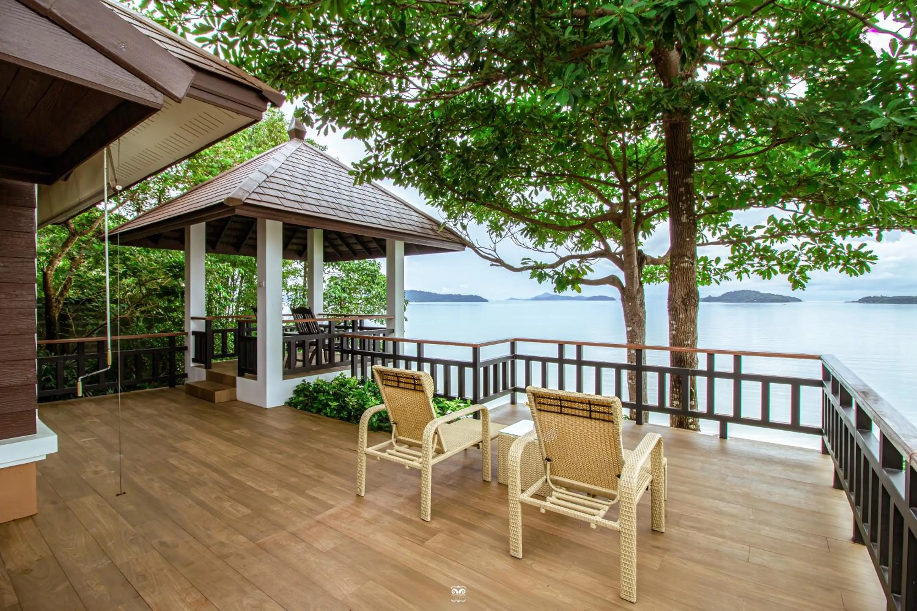 Patio in Victoria Cliff Hotel & Resort, Kawthaung