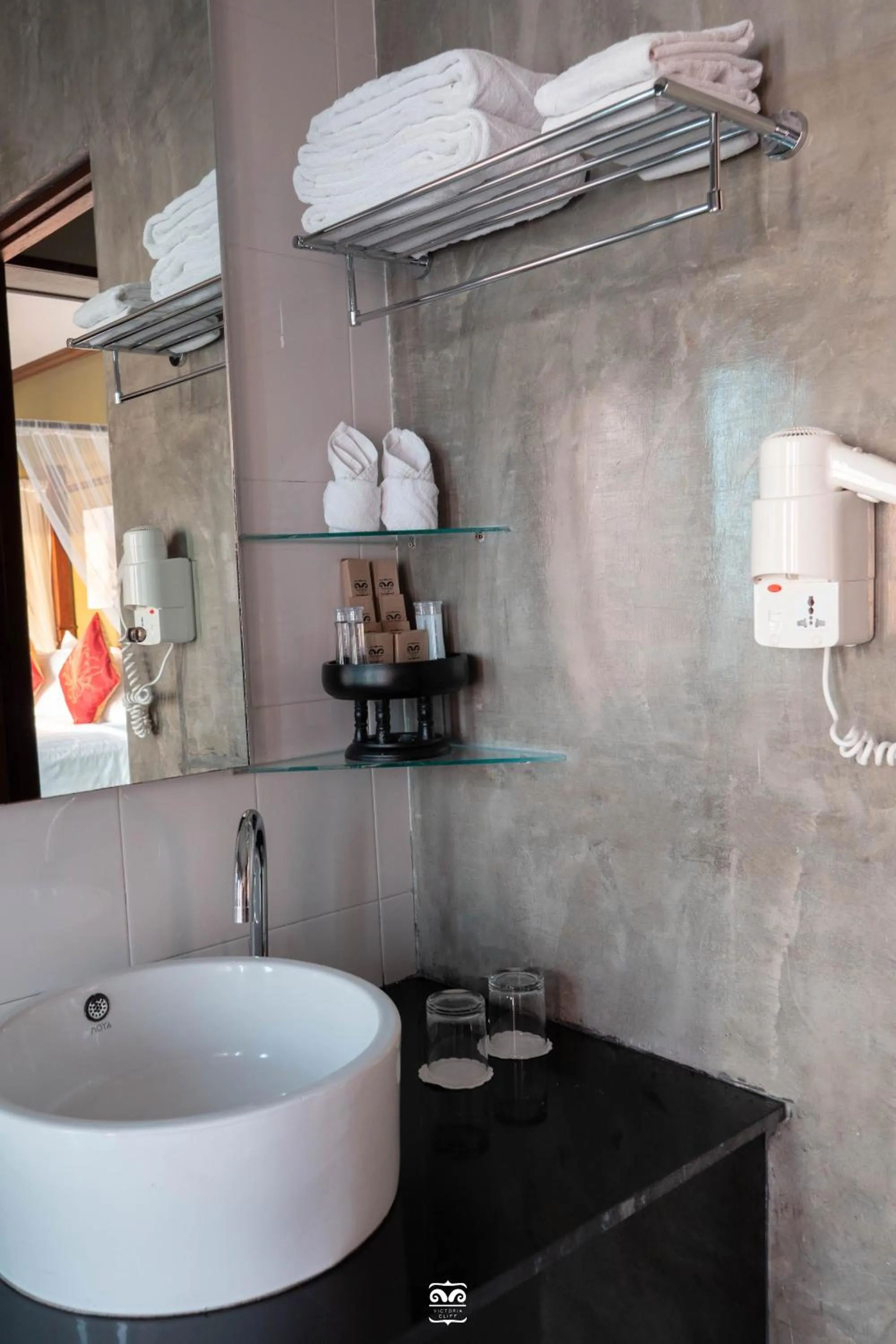 Shower in Victoria Cliff Hotel & Resort, Kawthaung