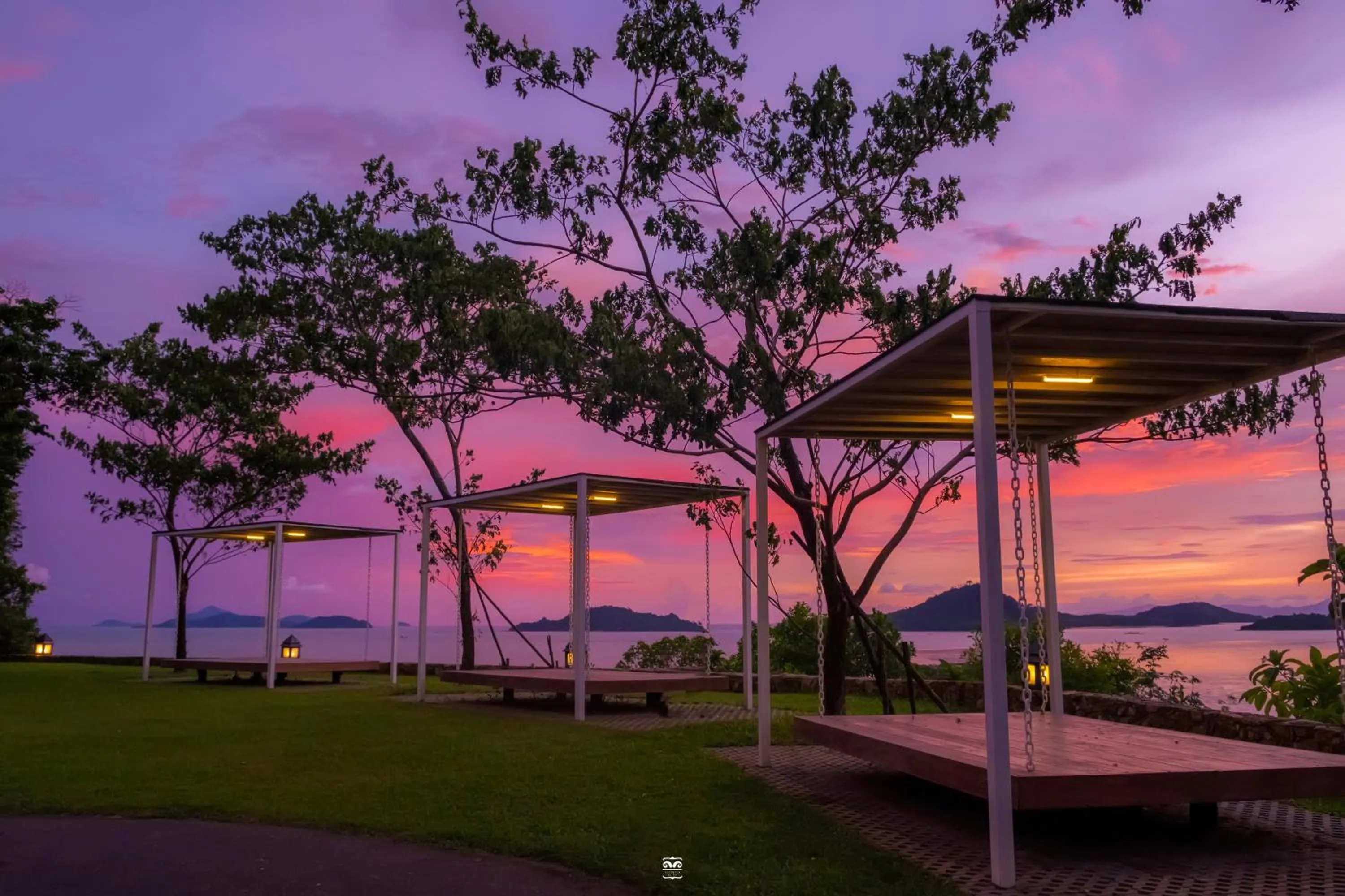 Day in Victoria Cliff Hotel & Resort, Kawthaung