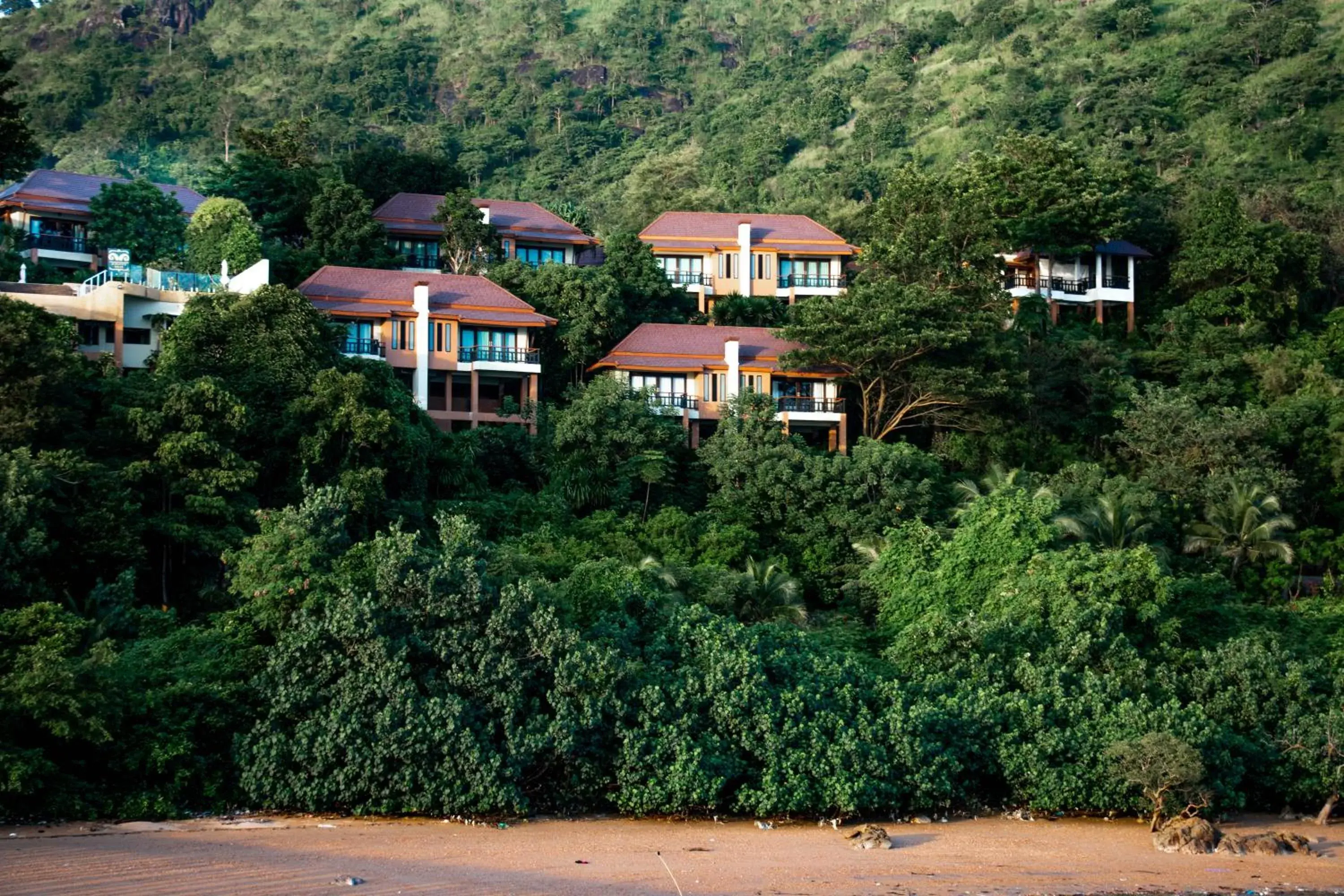 Deluxe Double Room with Balcony and Sea View in Victoria Cliff Hotel & Resort, Kawthaung Deluxe Double Room with Balcony and Sea View in Victoria Cliff Hotel & Resort, Kawthaung