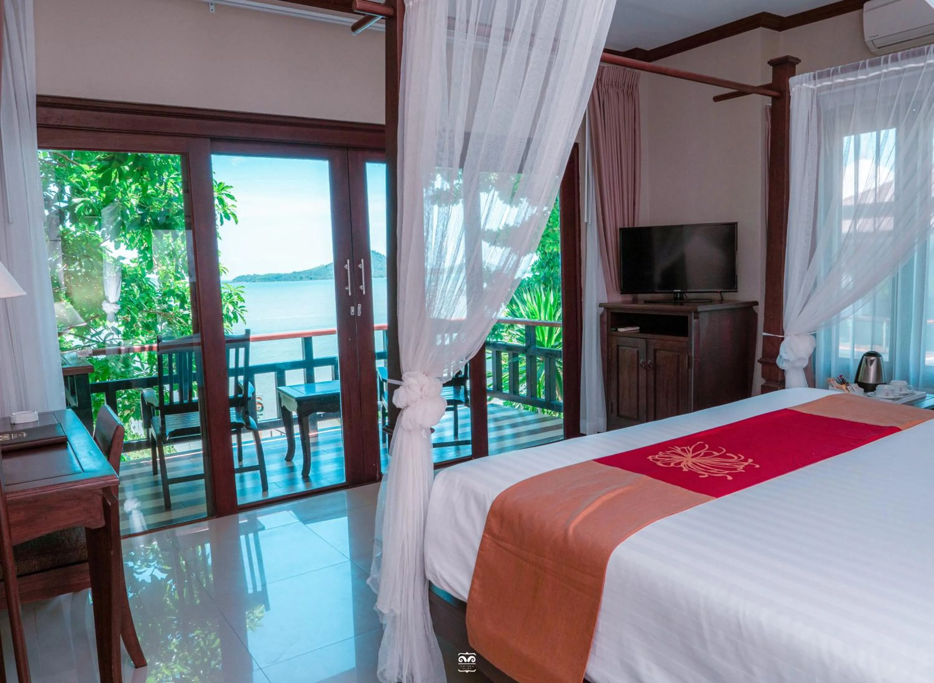 Bed in Victoria Cliff Hotel & Resort, Kawthaung