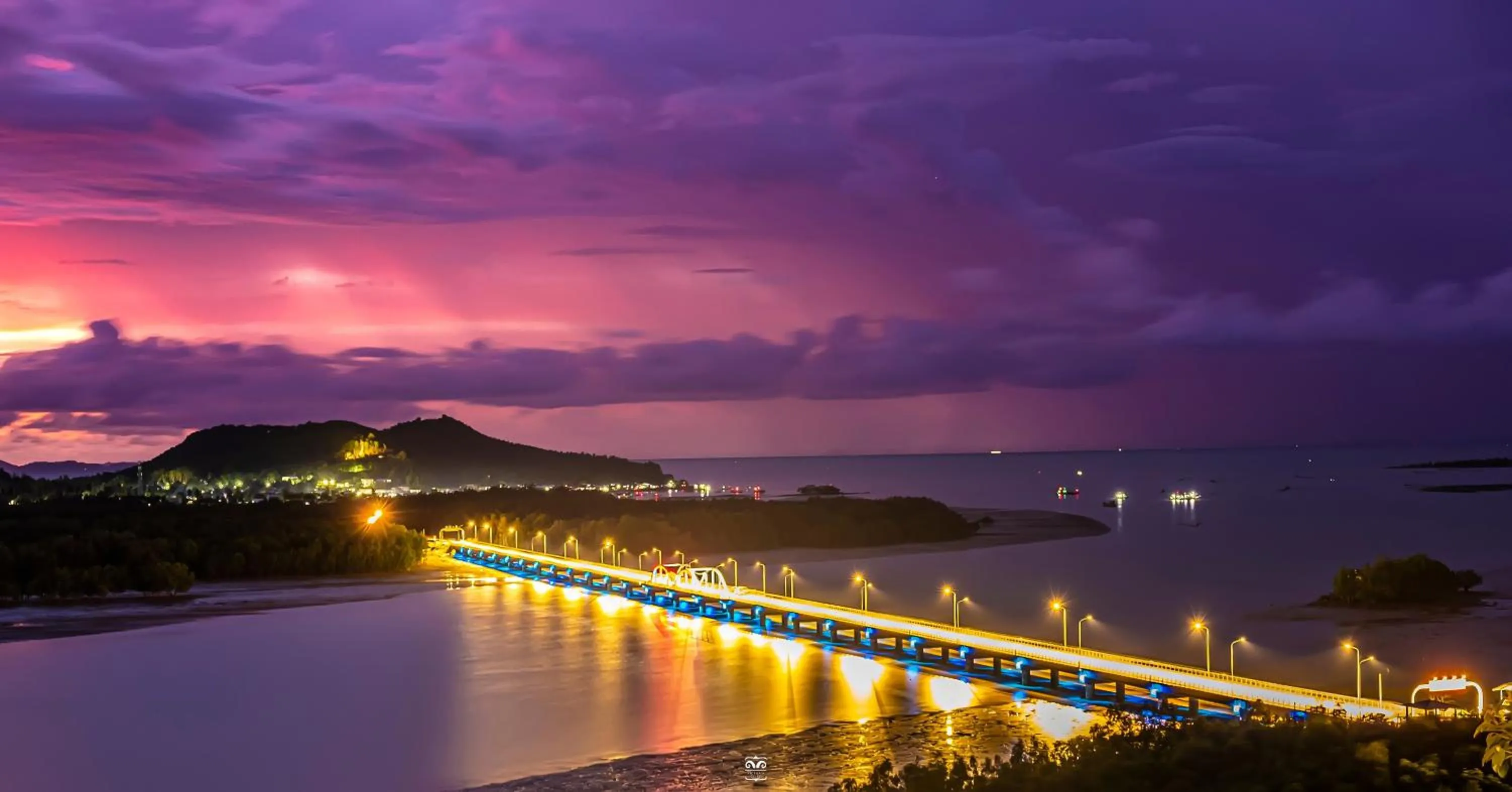 Night in Victoria Cliff Hotel & Resort, Kawthaung