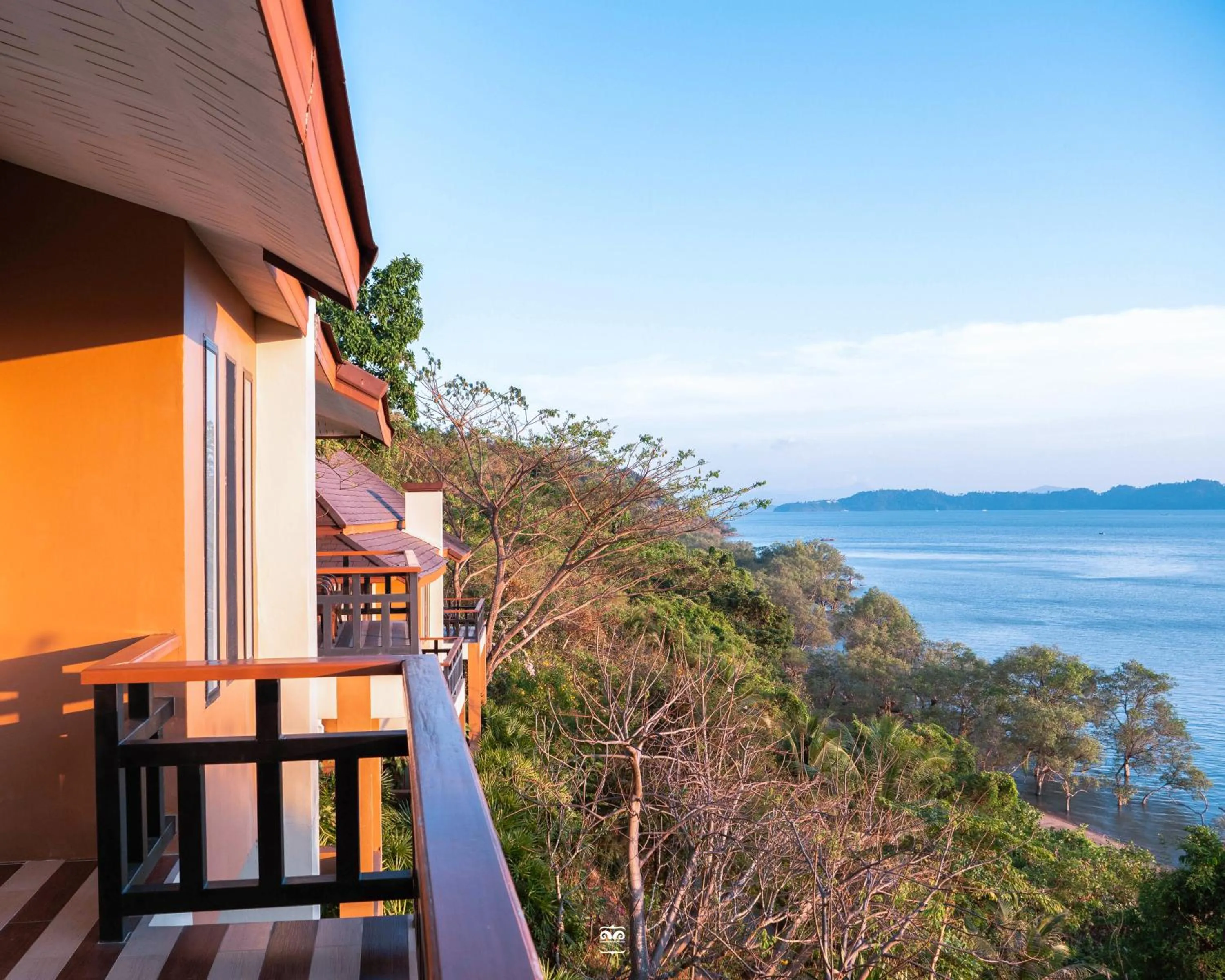 Day in Victoria Cliff Hotel & Resort, Kawthaung