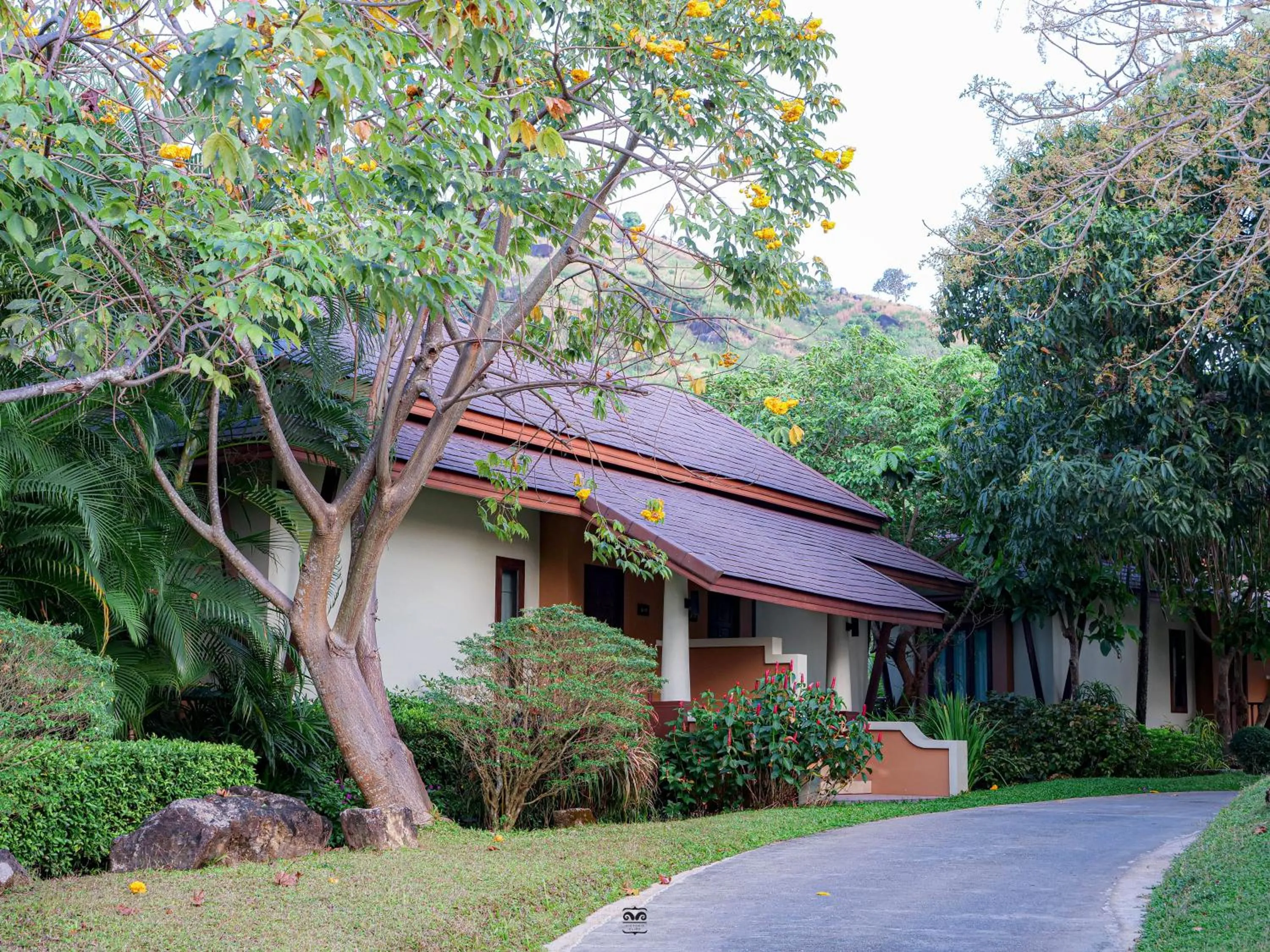 Garden in Victoria Cliff Hotel & Resort, Kawthaung