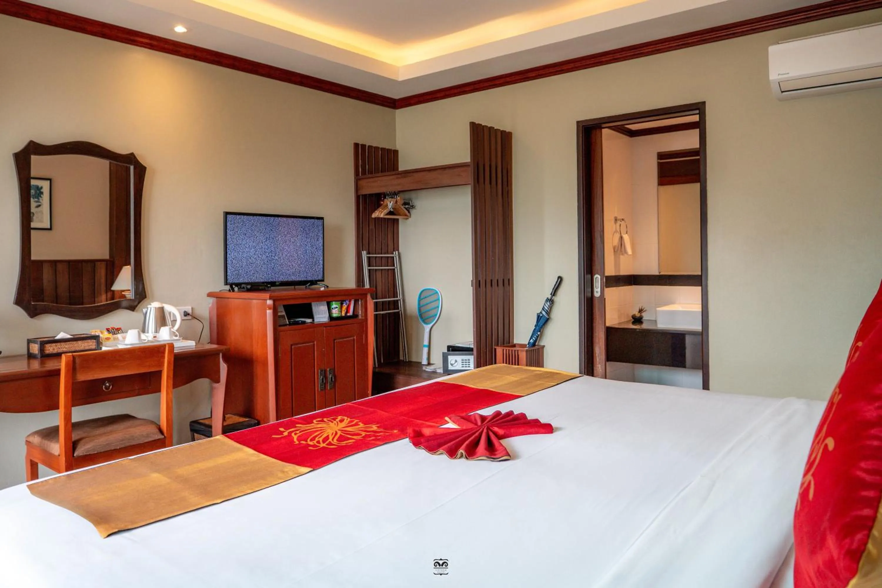 Bed in Victoria Cliff Hotel & Resort, Kawthaung